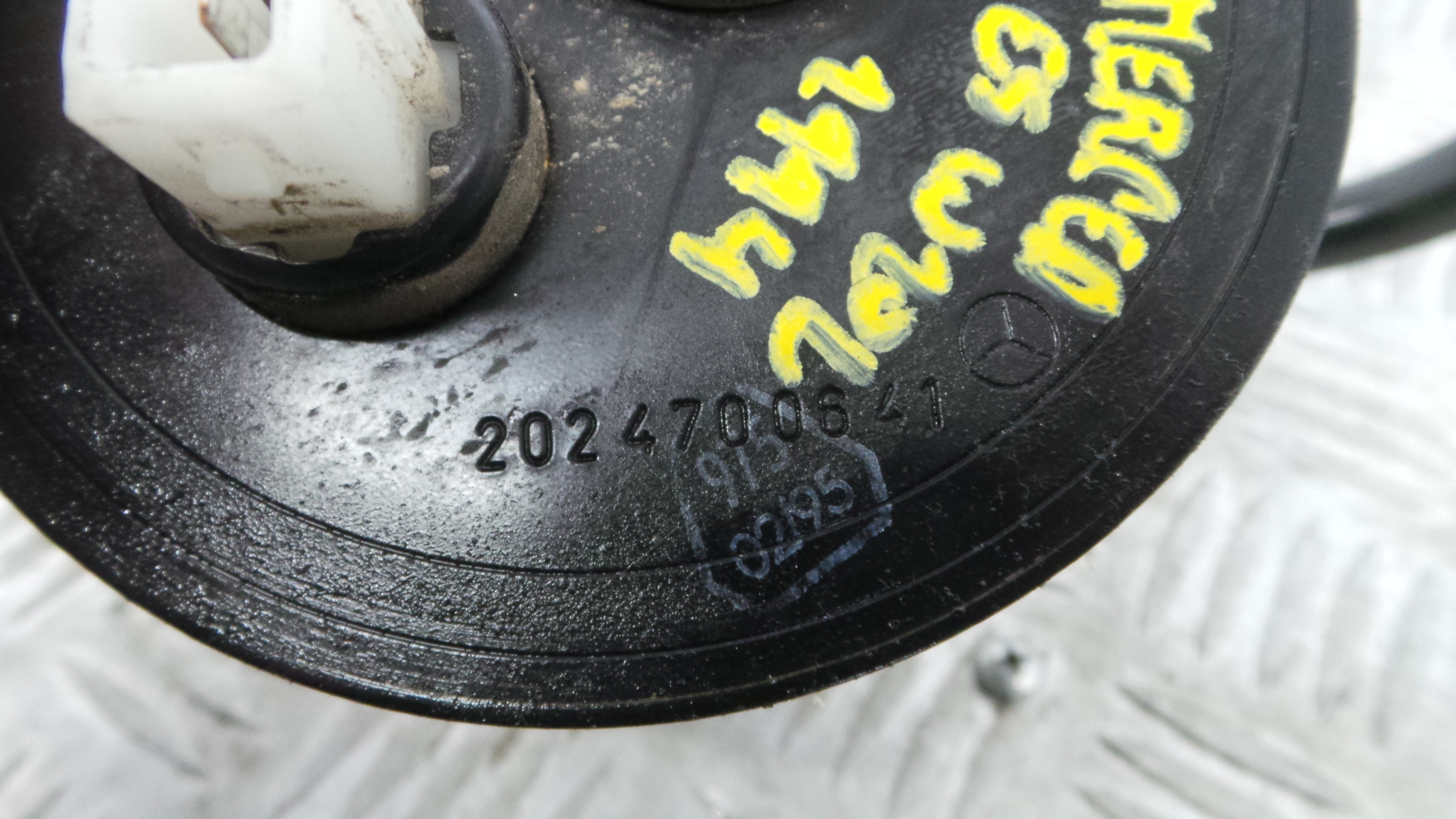 Boia do Combustível 2024700641 - MERCEDES-BENZ C-CLASS (W202)-36598311