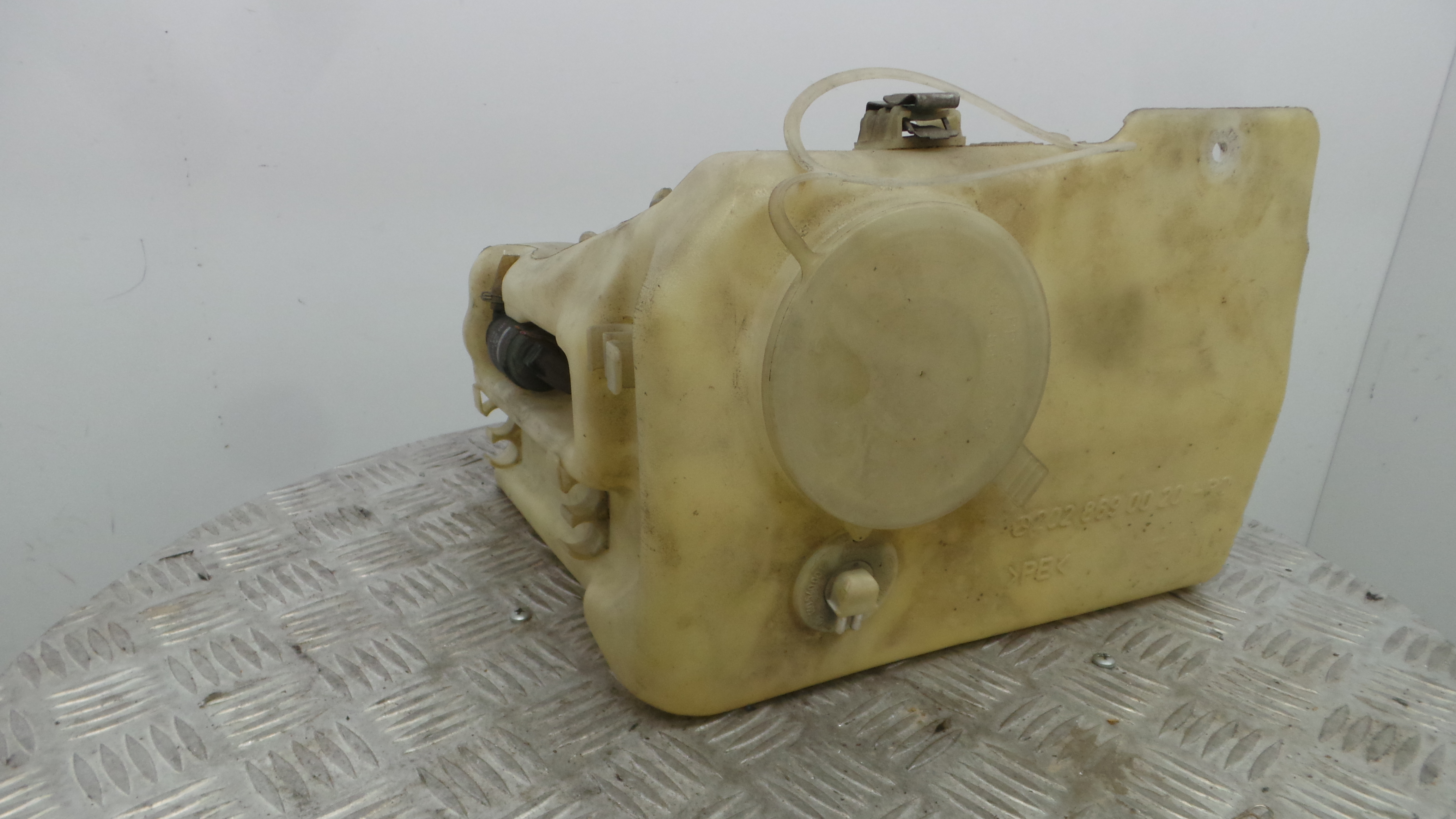 Depósito De Água Do Limpa-vidros 2028690020 - MERCEDES-BENZ C-CLASS (W202)-36598321