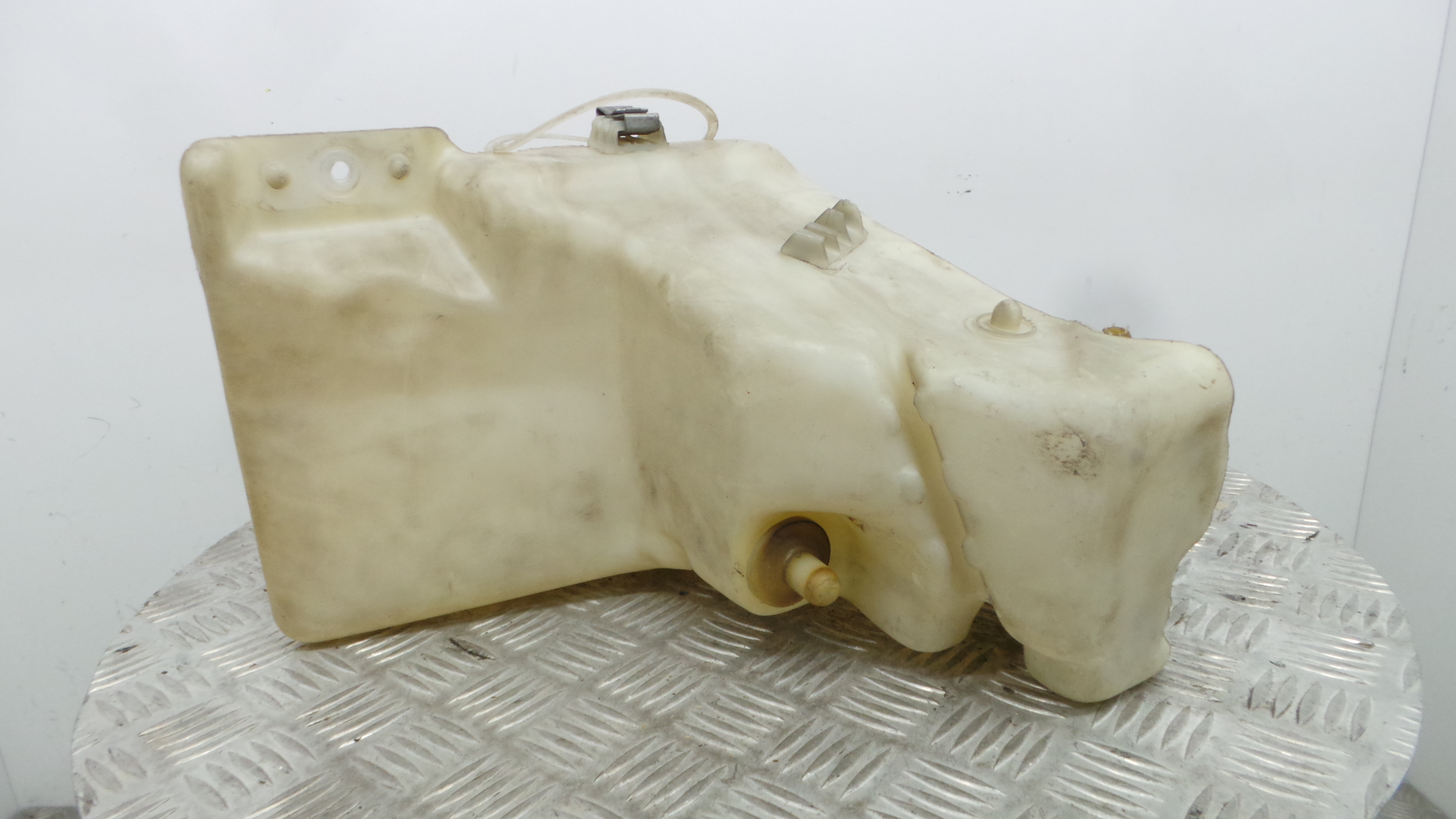 Depósito De Água Do Limpa-vidros 2028690020 - MERCEDES-BENZ C-CLASS (W202)-36598321