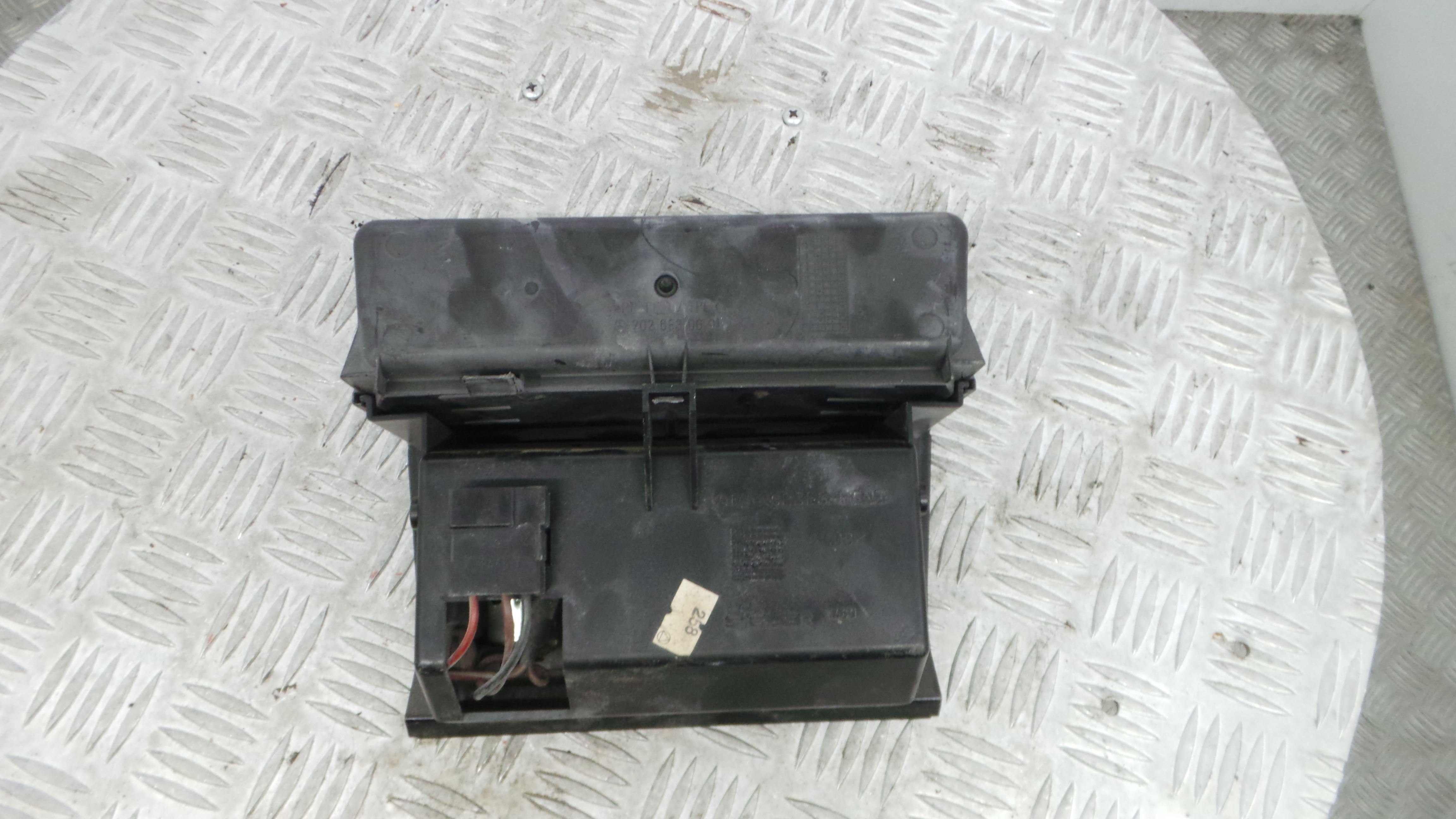 Cinzeiro 2026830091 - MERCEDES-BENZ C-CLASS (W202)-36598343