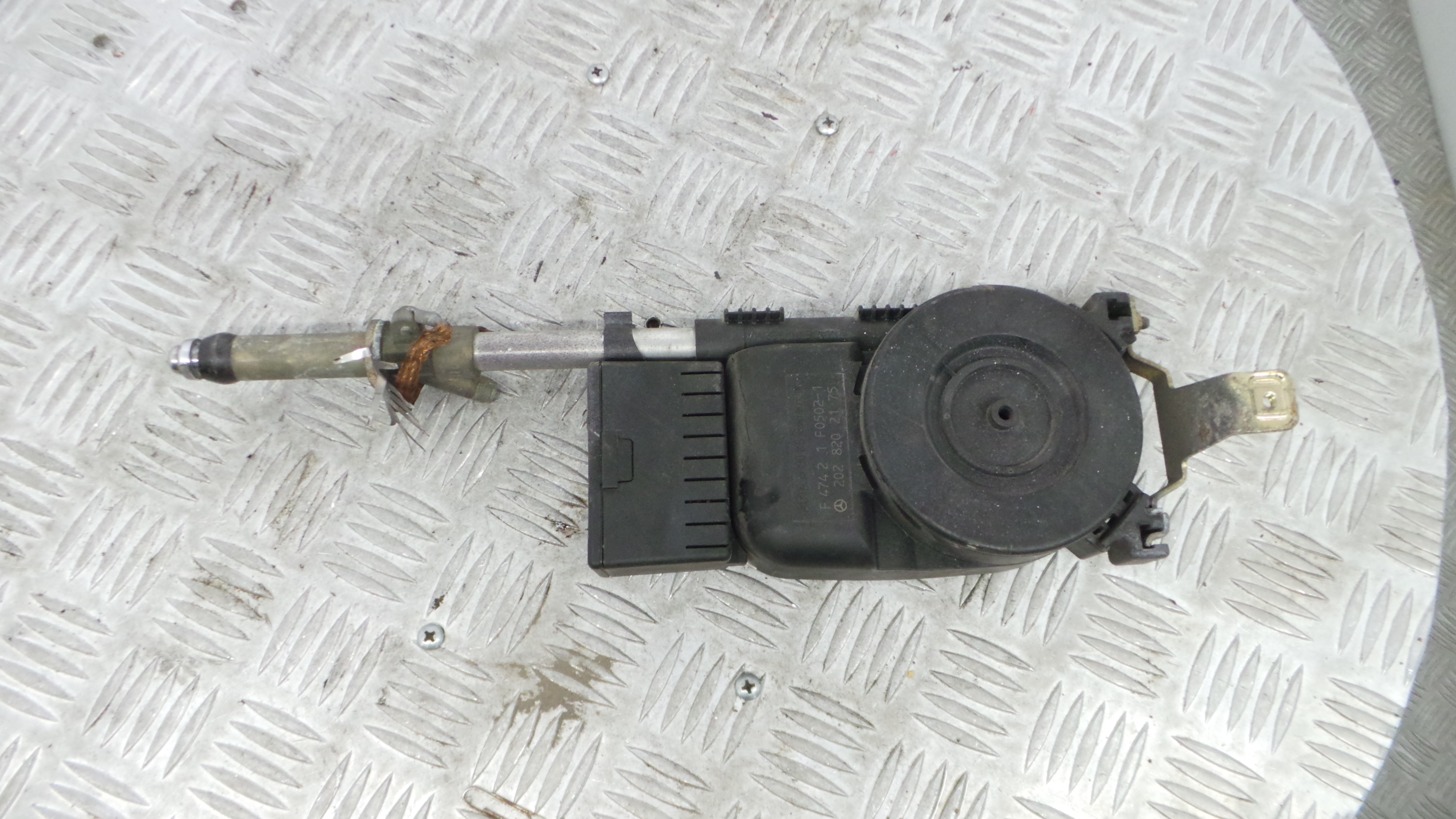 Antena 2028202175 - MERCEDES-BENZ C-CLASS (W202)-36598349