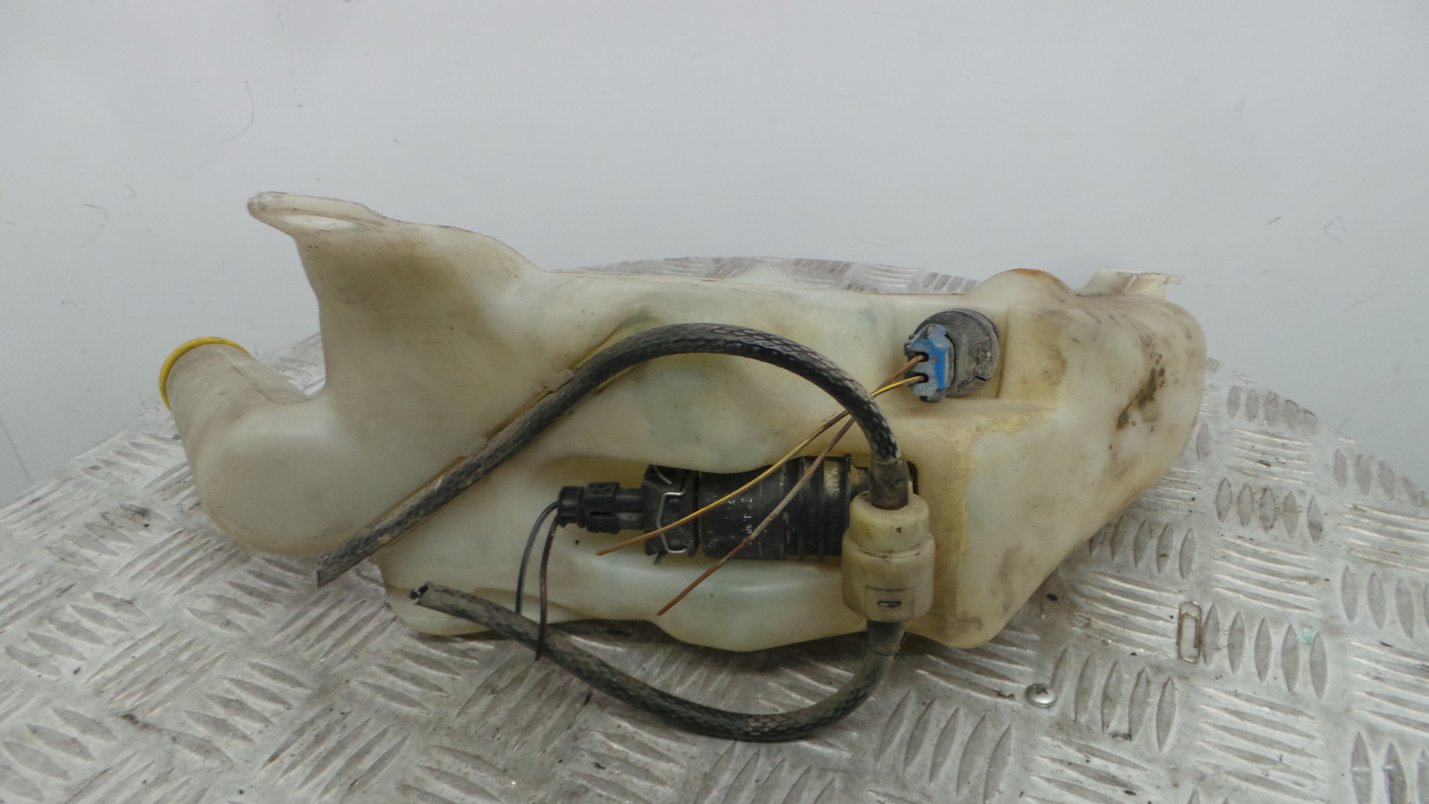 Depósito De Água Do Limpa-vidros 90589332 - OPEL ASTRA G Combi (T98)-36598481