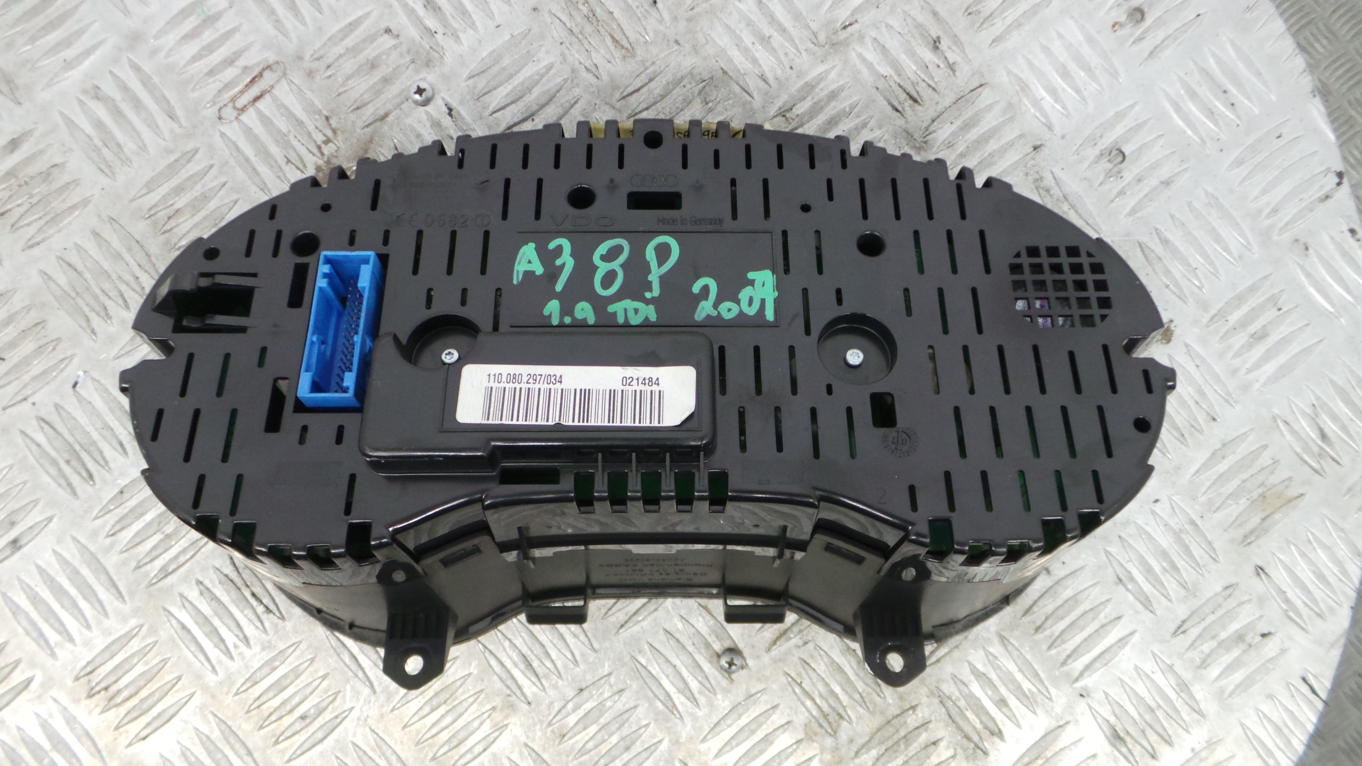 Quadrante 8P0920931E - AUDI A3 (8P1)-36598987