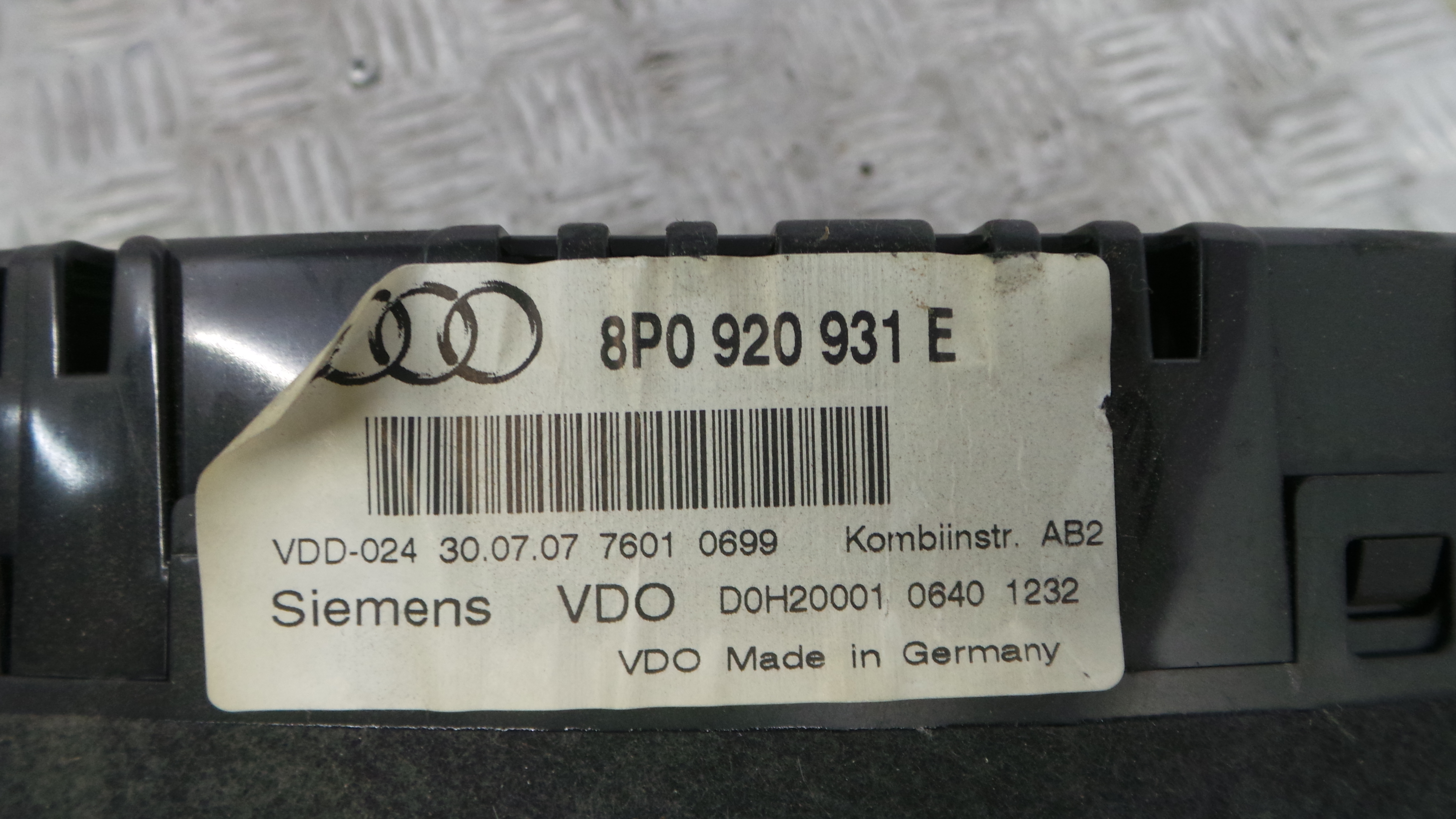 Quadrante 8P0920931E - AUDI A3 (8P1)-36598987