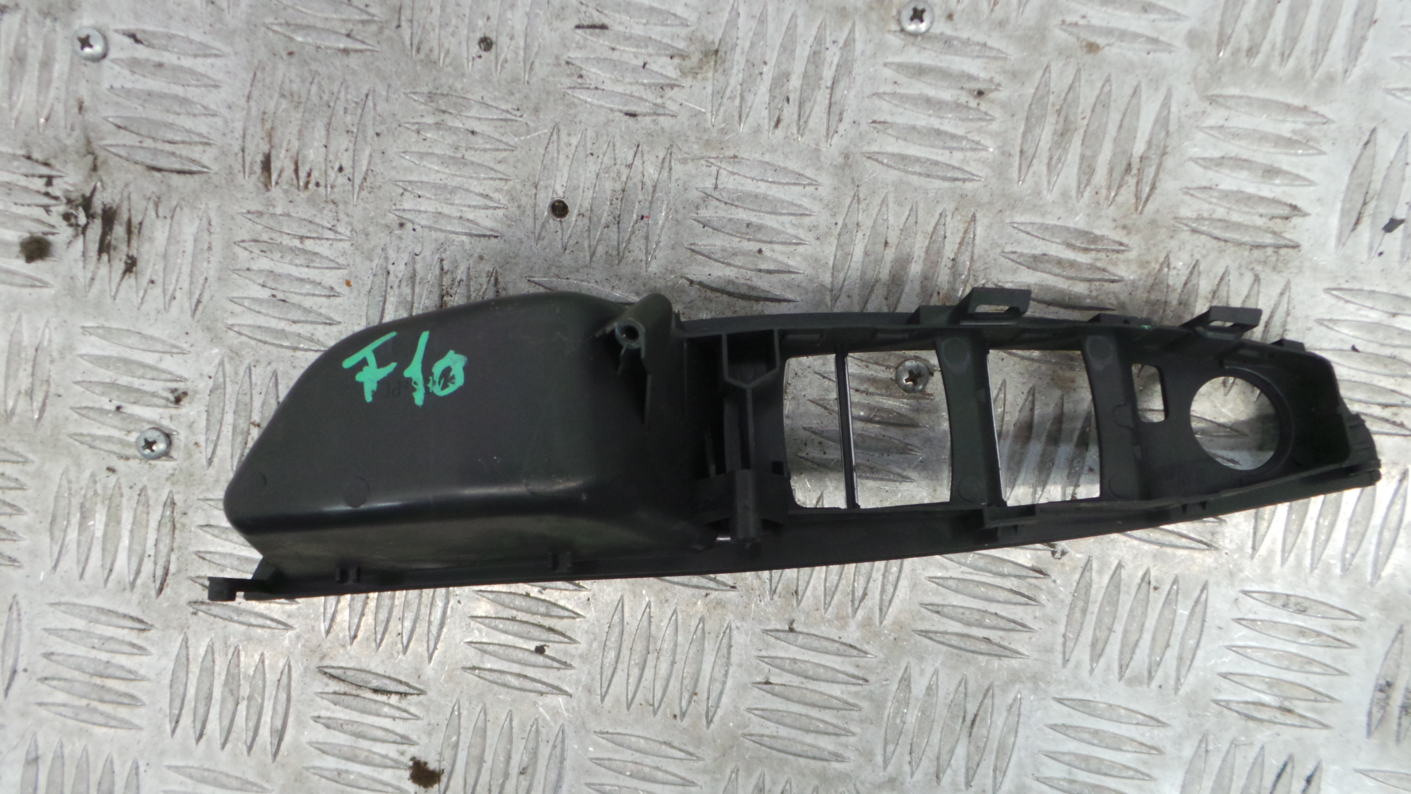 Puxador Interior Frente Esquerdo  - BMW 5 (F10)-36610373