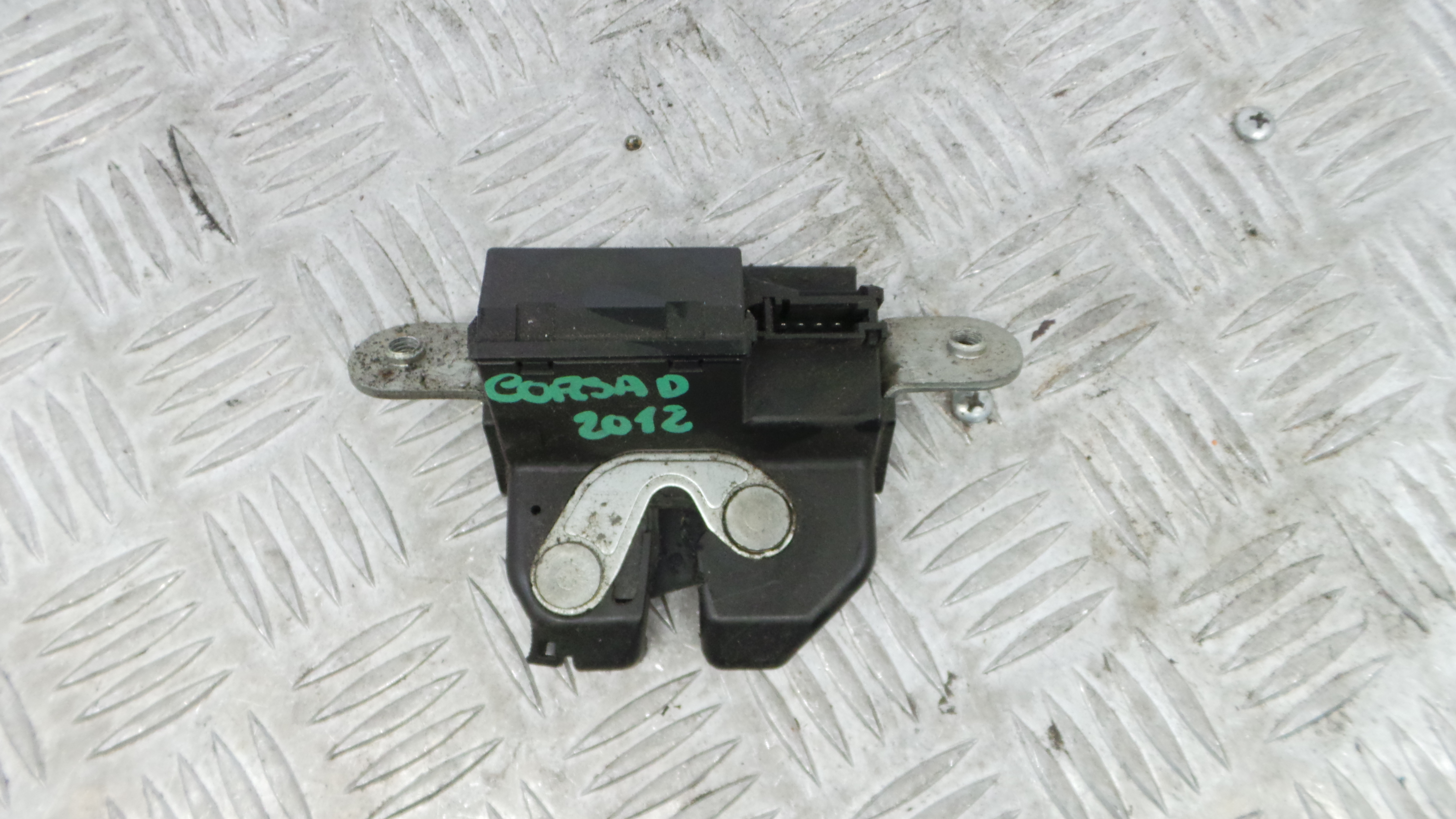 Fecho Mala  55701971 - OPEL CORSA D (S07)-36599005