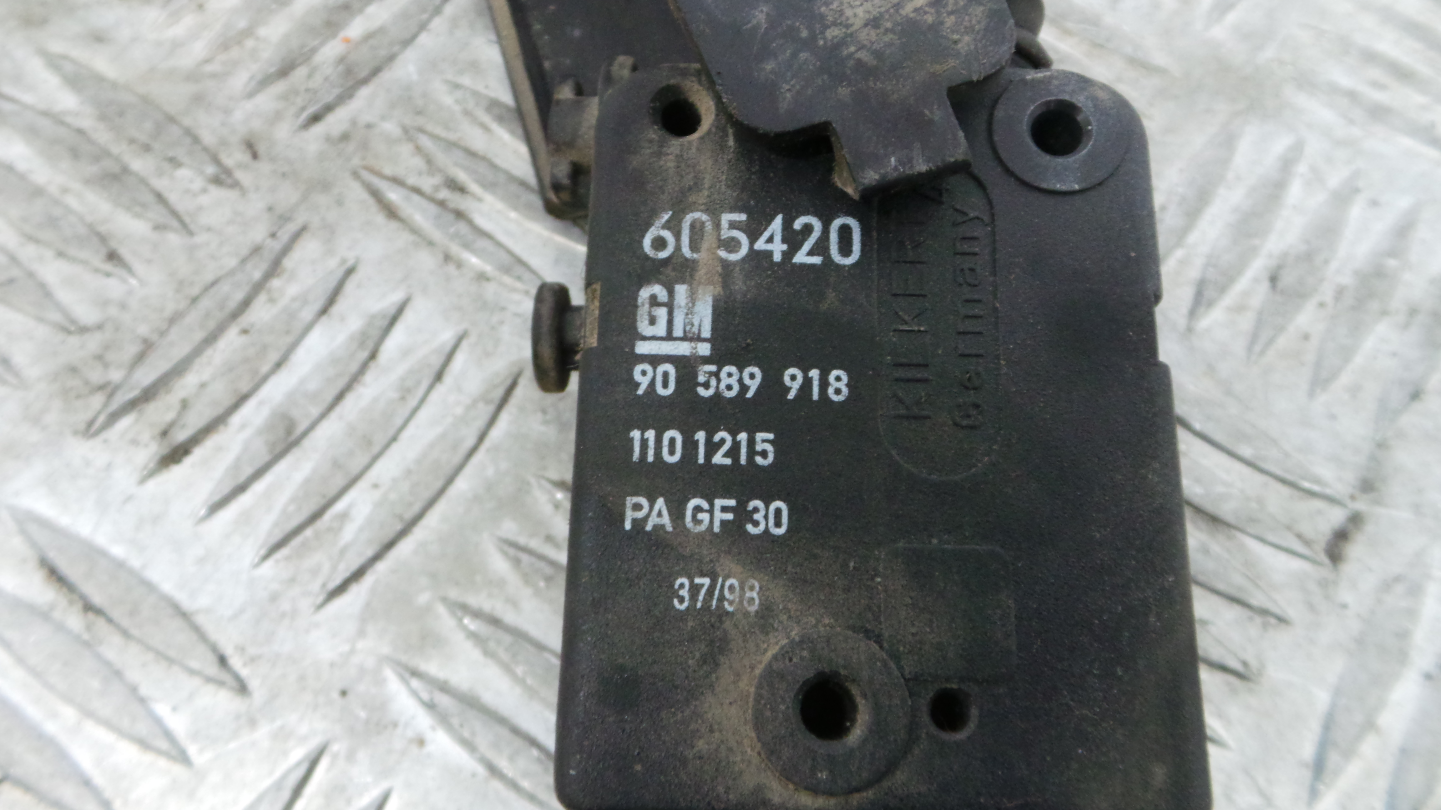 Pistola Deposito Combustivel 90589918 - OPEL ASTRA G Combi (T98)-36599013