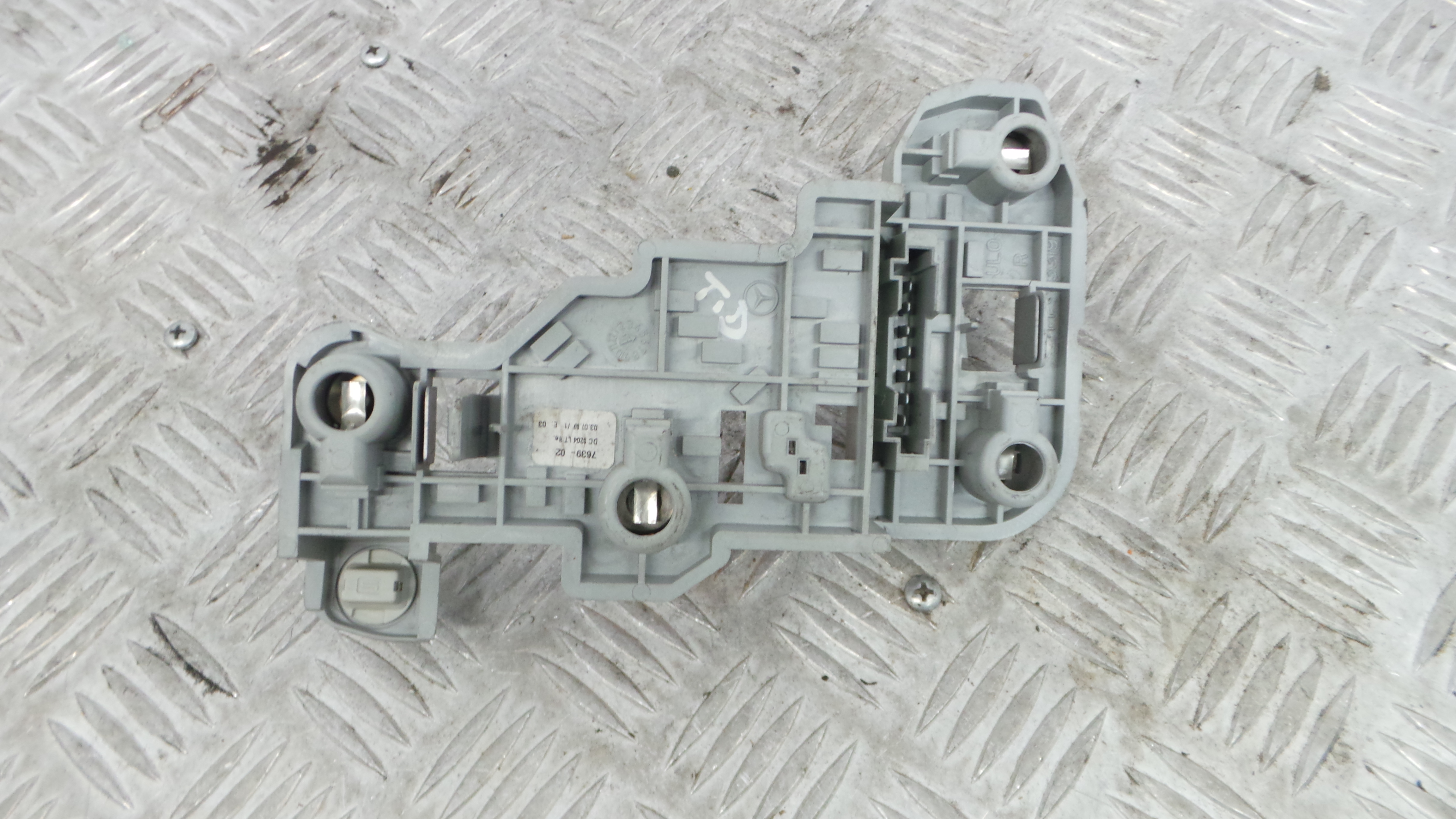 Suporte Lampadas Tras Direito A2048202177 - MERCEDES-BENZ C-CLASS T-Model (S204)-36599061