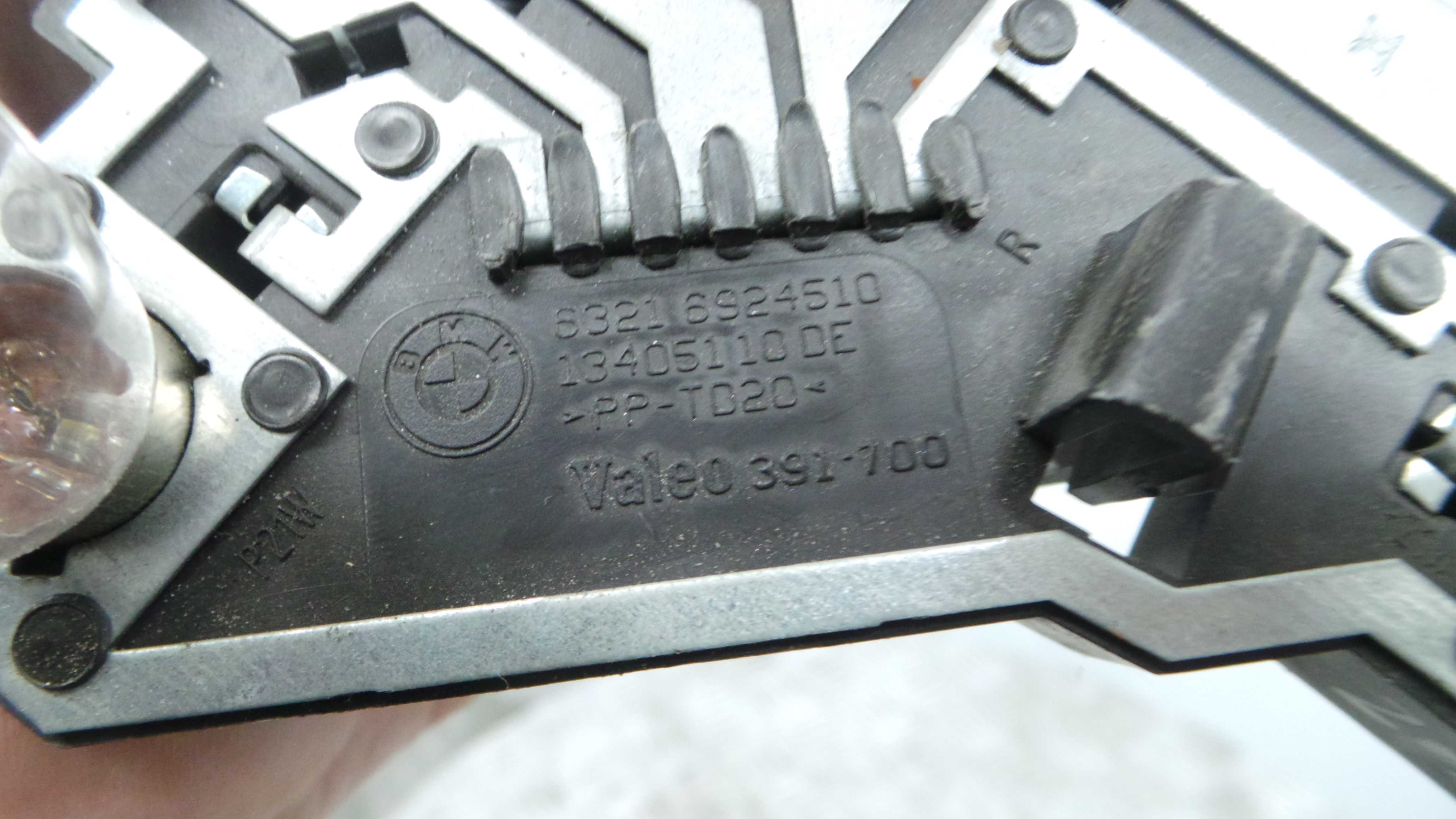 Suporte Lampadas Tras Direito 63.21-6924510 - BMW 1 (E87)-36599073