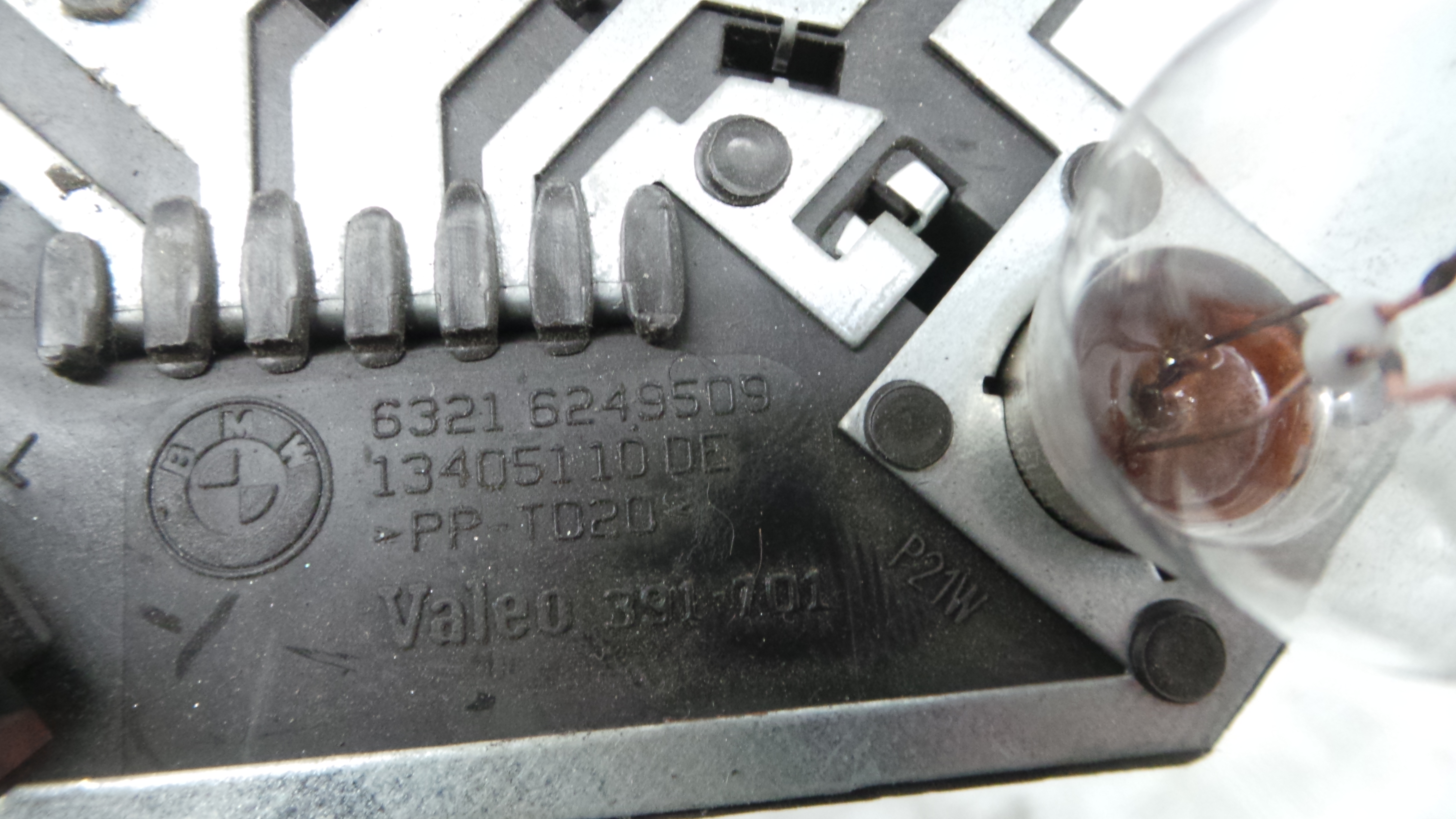 Suporte Lampadas Tras Esquerdo 63.21-6249509 - BMW 1 (E87)-36599076