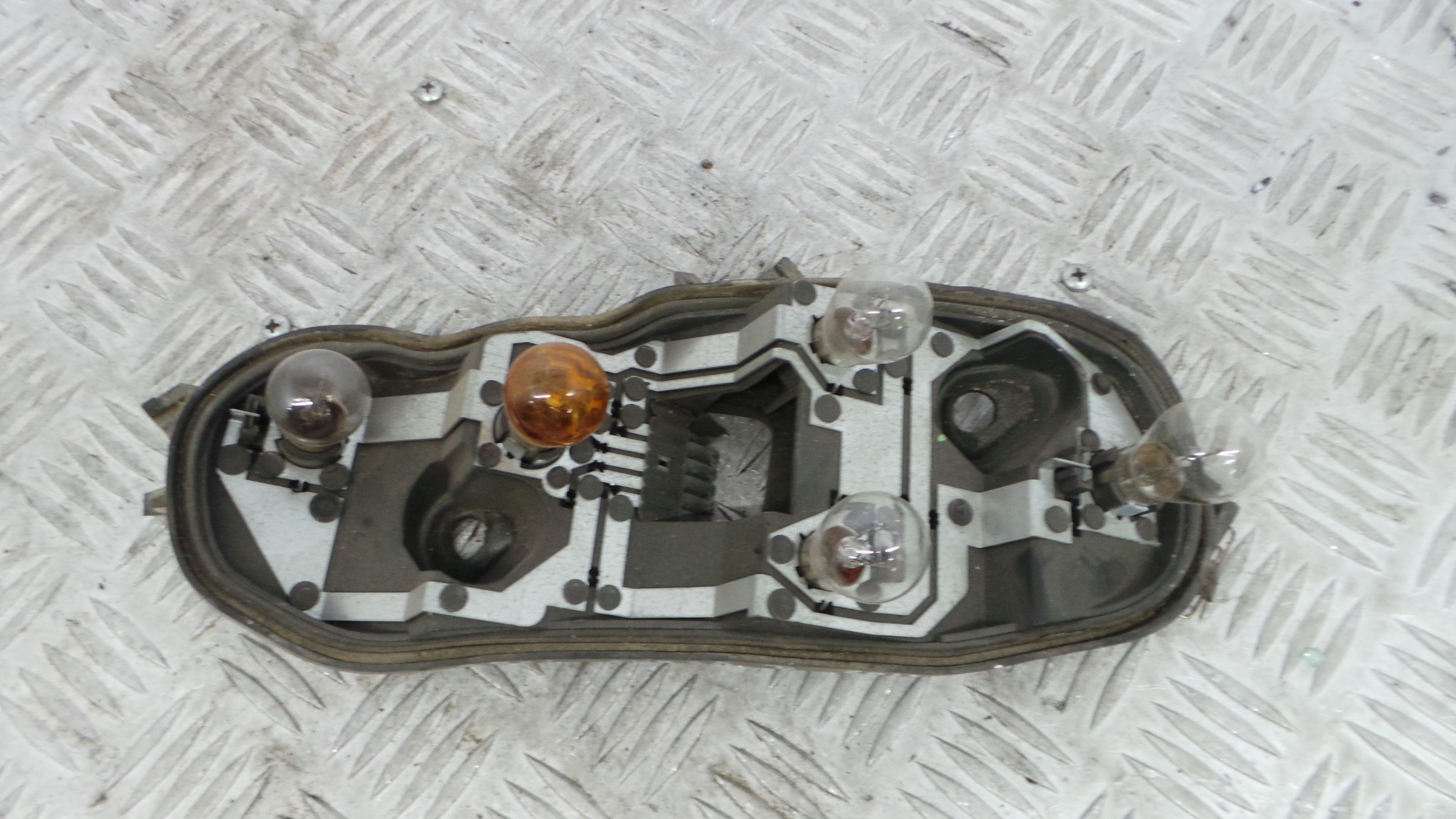 Suporte Lampadas Tras Direito 89037852 - OPEL CORSA D (S07)-36599079
