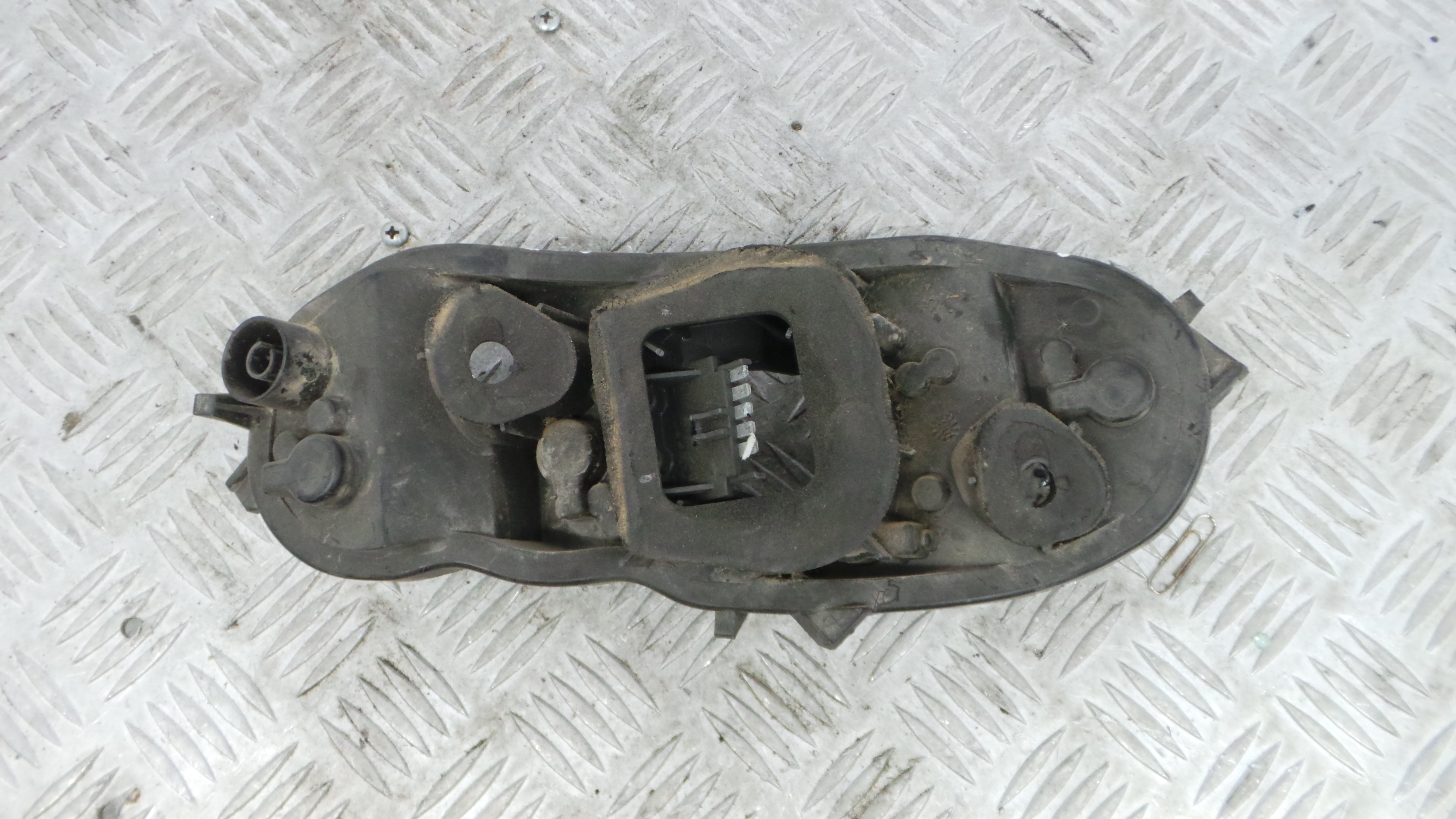 Suporte Lampadas Tras Direito 89037852 - OPEL CORSA D (S07)-36599079