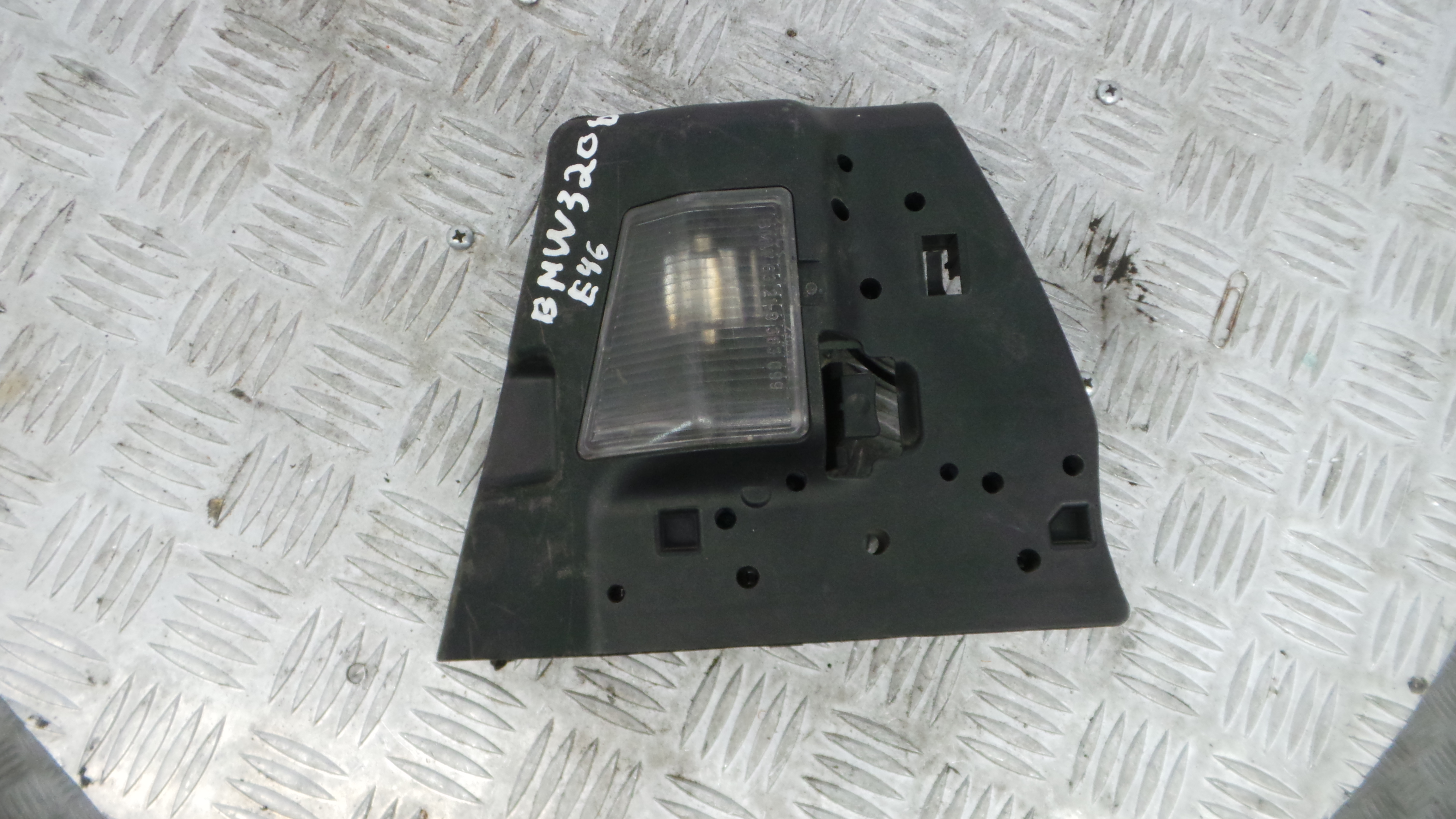 Suporte Lampadas Tras Esquerdo 8383823 - BMW 3 (E46)-36599082