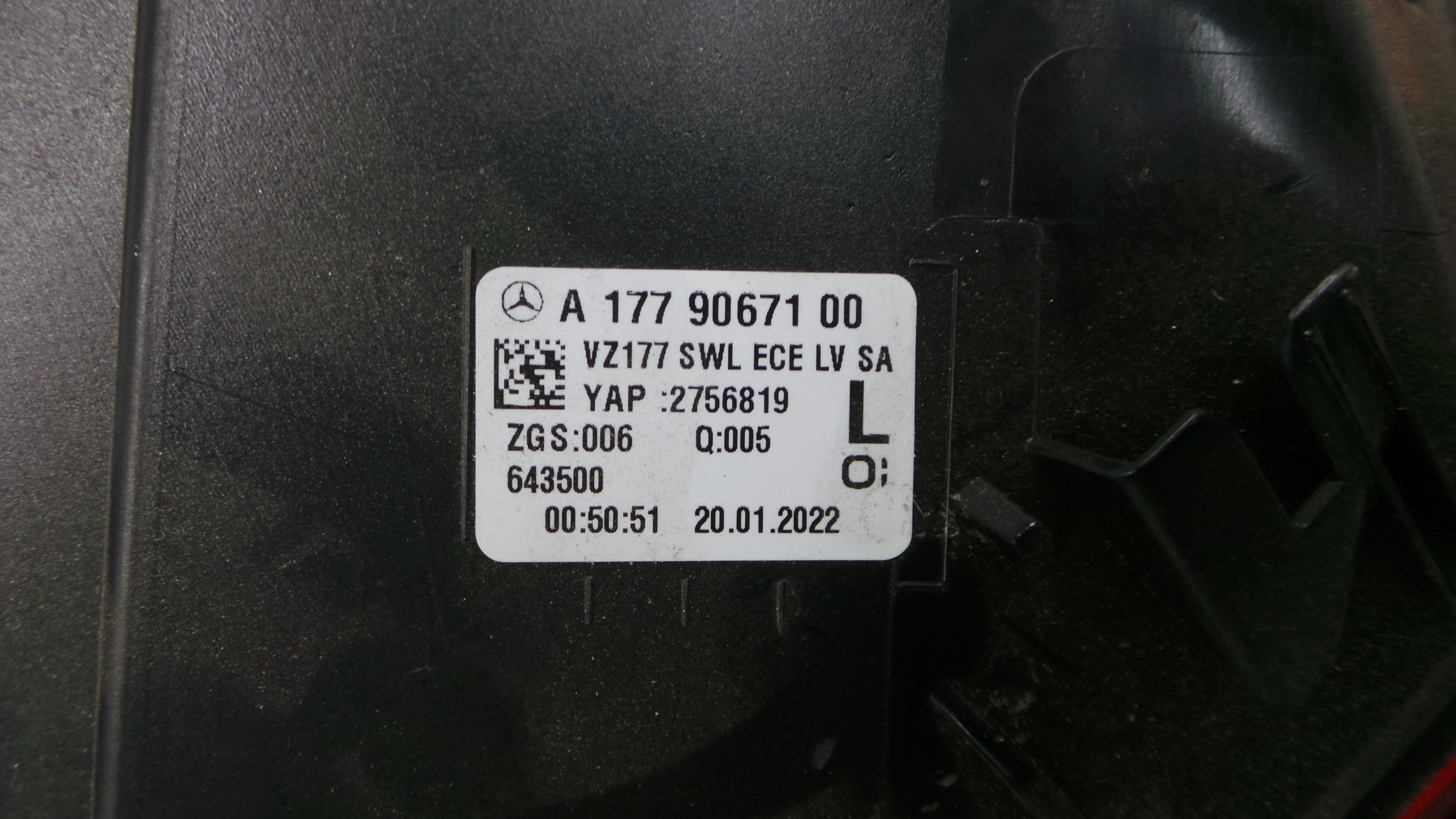 Farolim Stop Esq A1779067100 - MERCEDES-BENZ A-CLASS três volumes (V177)-36599086