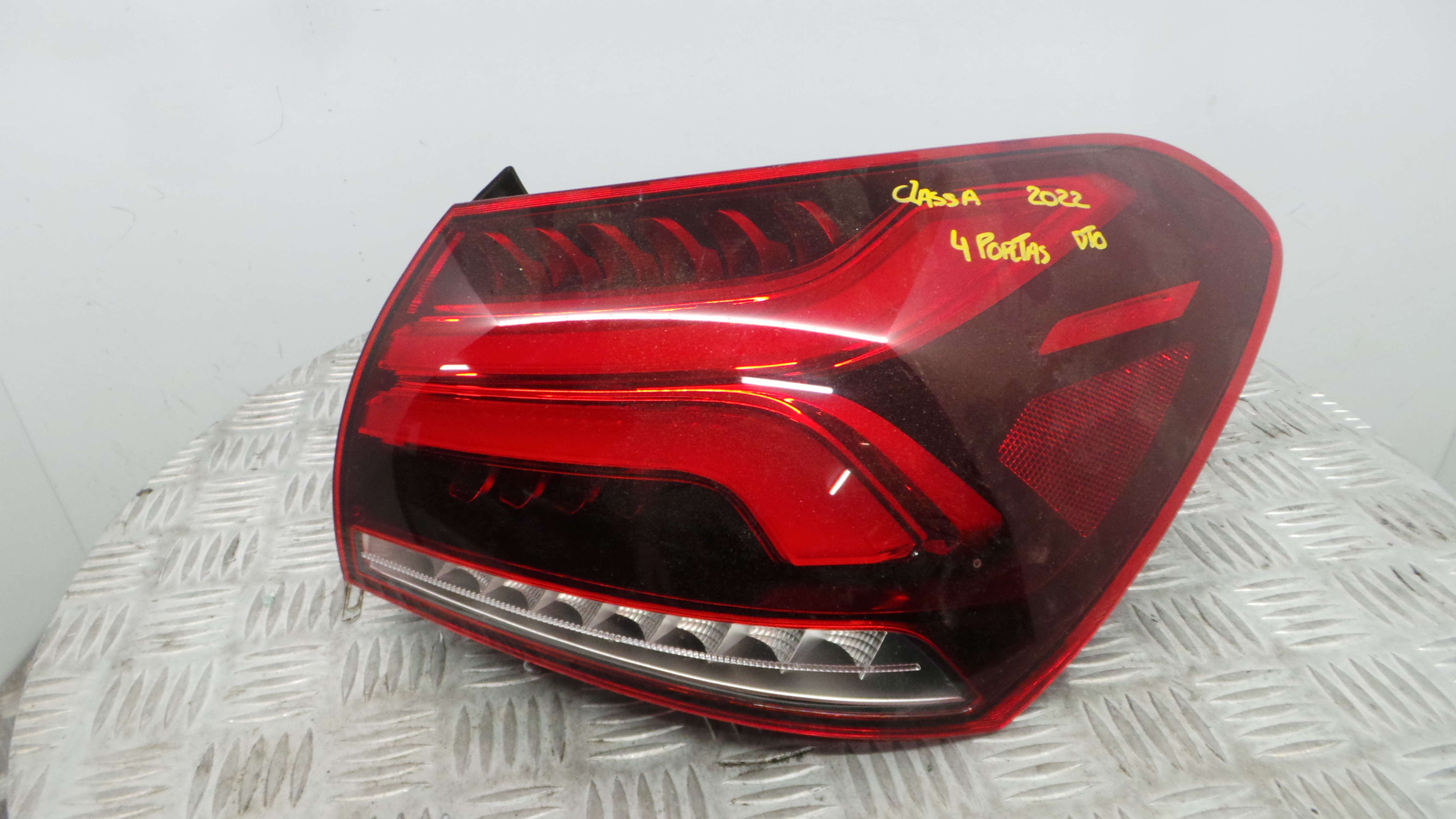 Farolim Stop Dto A1779067200 - MERCEDES-BENZ A-CLASS três volumes (V177)-36599089