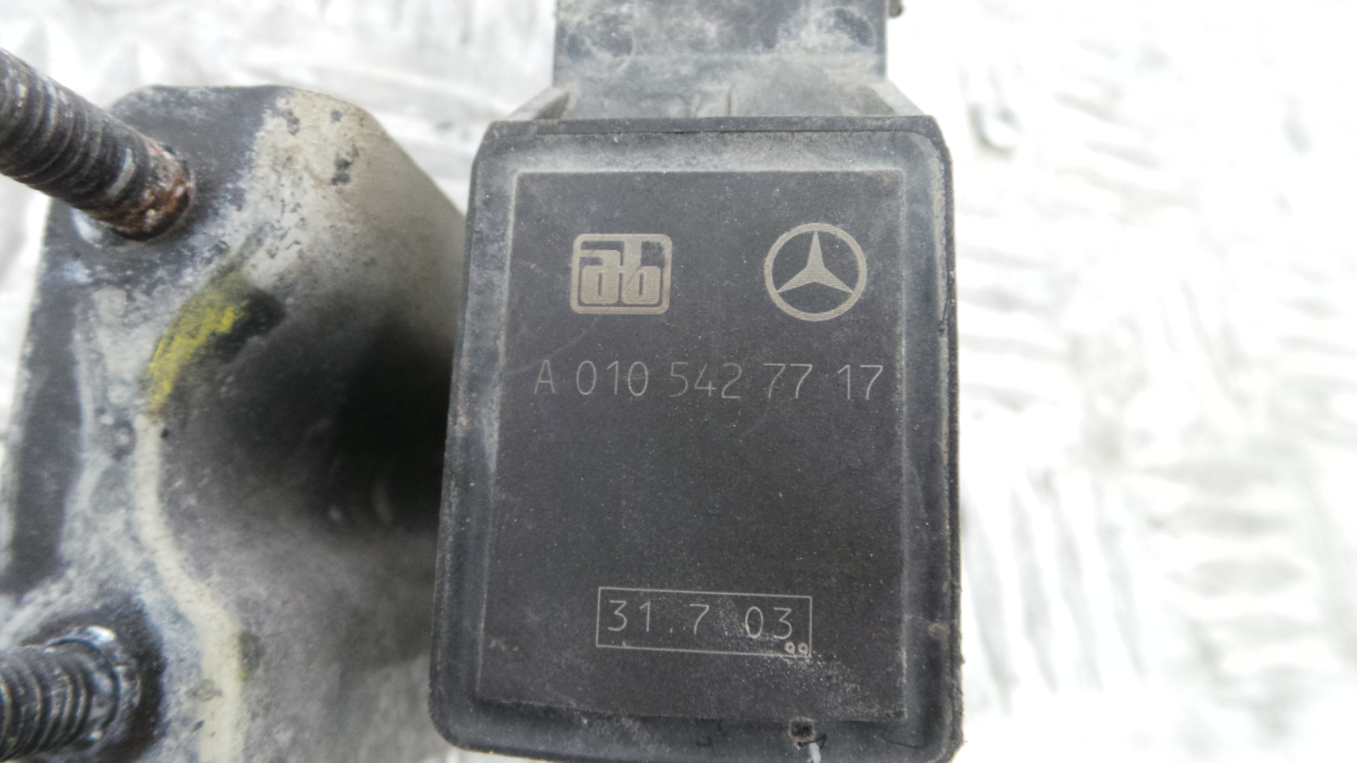 Sensor nível Xenon A0105427717 - MERCEDES-BENZ E-CLASS (W211)-36599134