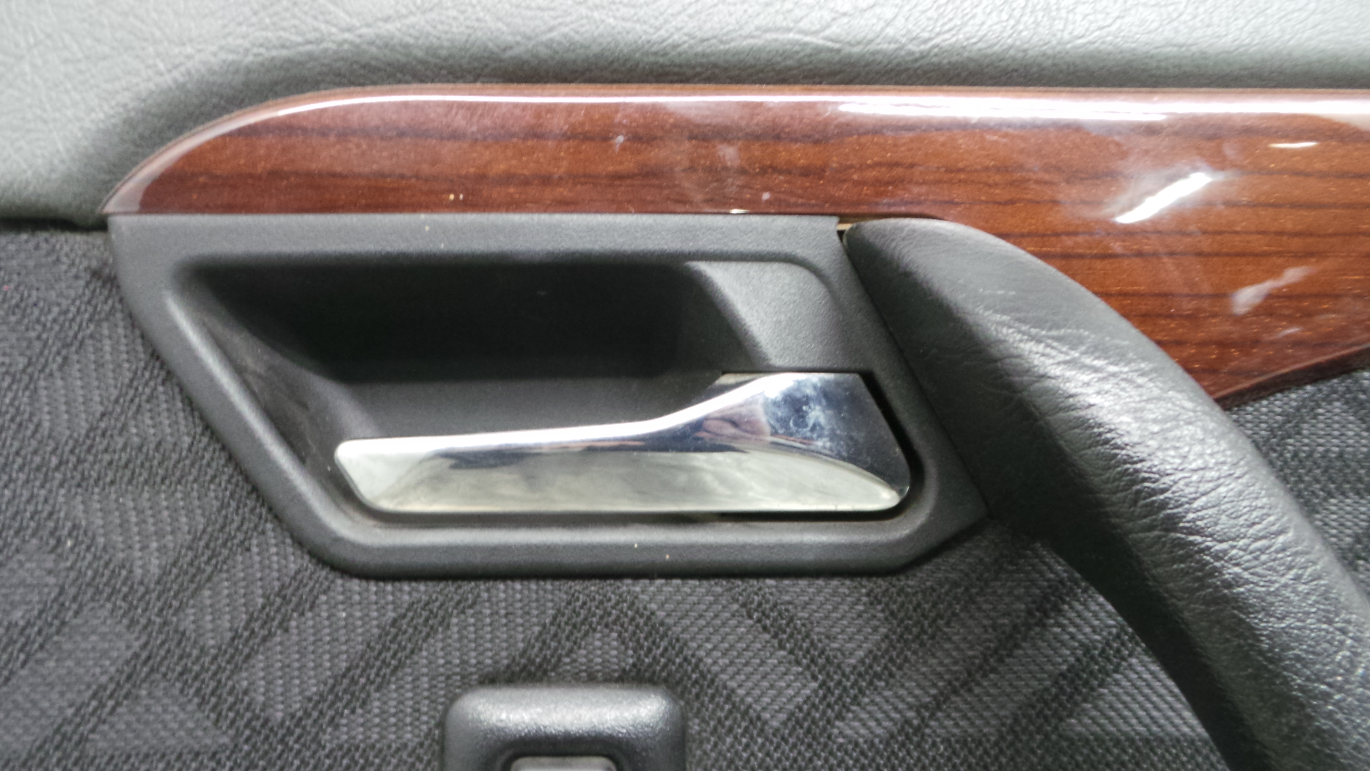 Puxador Interior Traseiro Direita A2027660664 - MERCEDES-BENZ C-CLASS (W202)-36599331 Puxador Interior Traseiro Direita A2027660664 - MERCEDES-BENZ C-CLASS (W202)-36599331