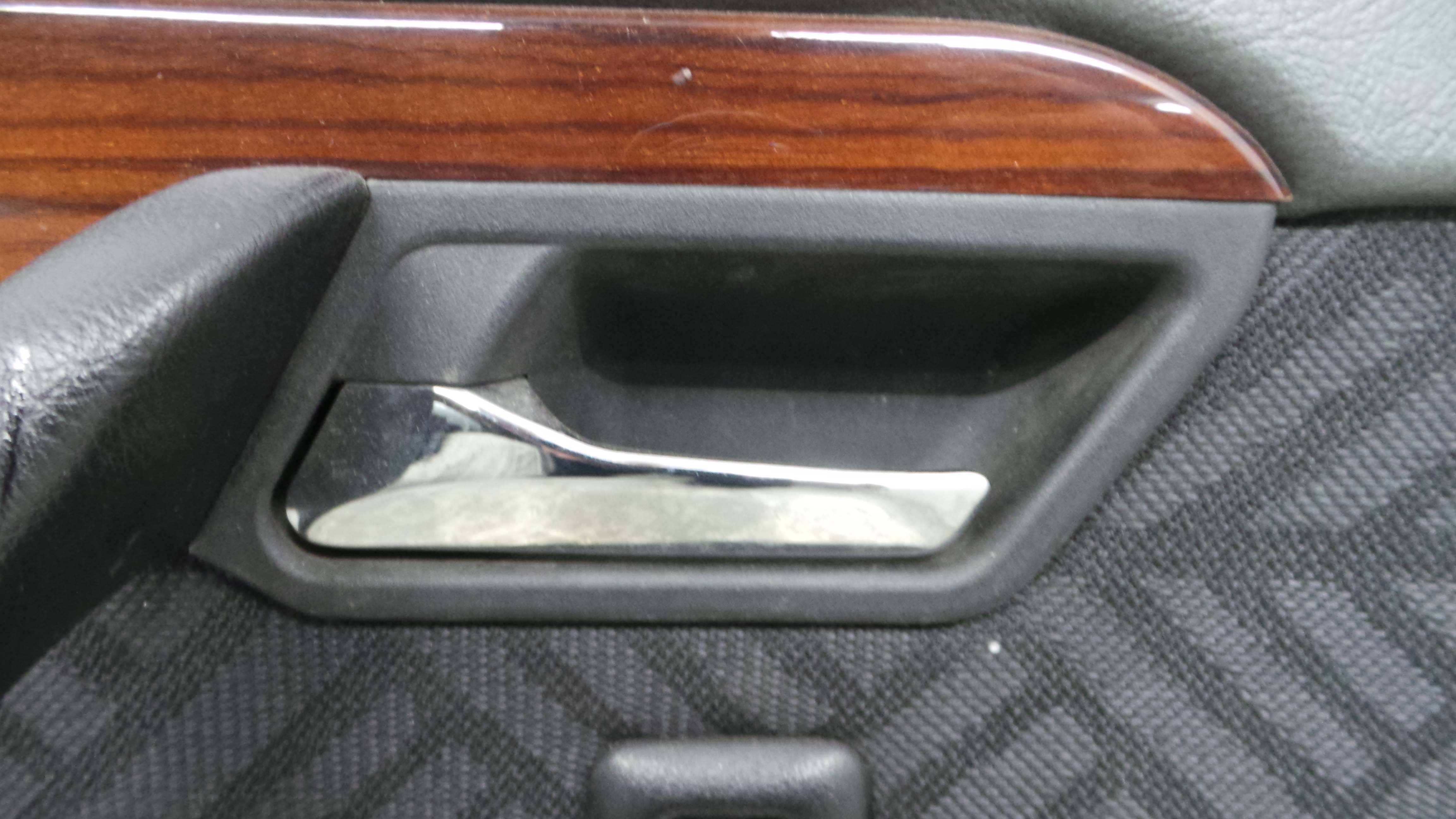 Puxador Interior Traseiro Esquerdo  A2027660664 - MERCEDES-BENZ C-CLASS (W202)-36599341 Puxador Interior Traseiro Esquerdo  A2027660664 - MERCEDES-BENZ C-CLASS (W202)-36599341
