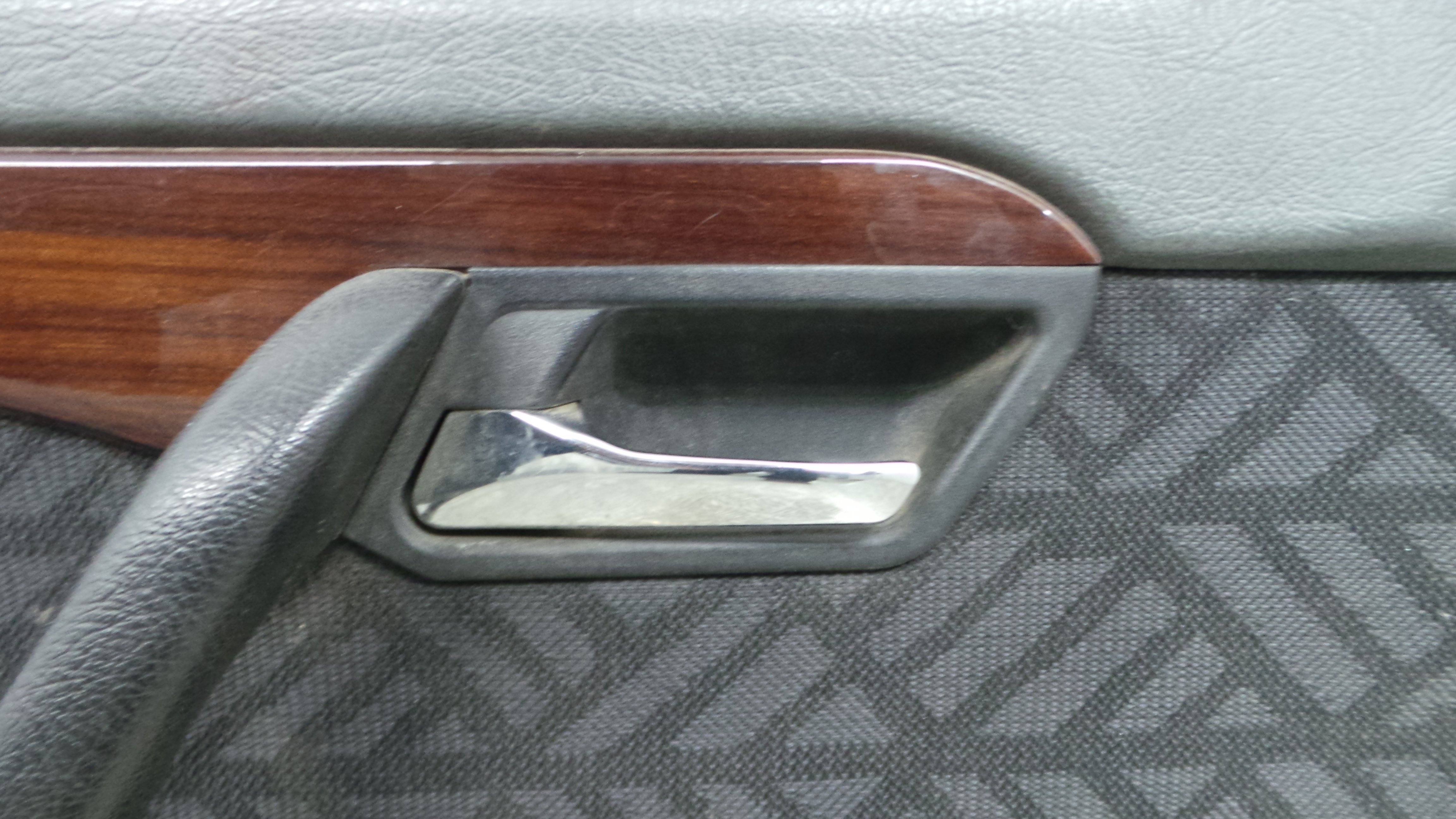 Puxador Interior Frente Esquerdo A2027660564 - MERCEDES-BENZ C-CLASS (W202)-36599360