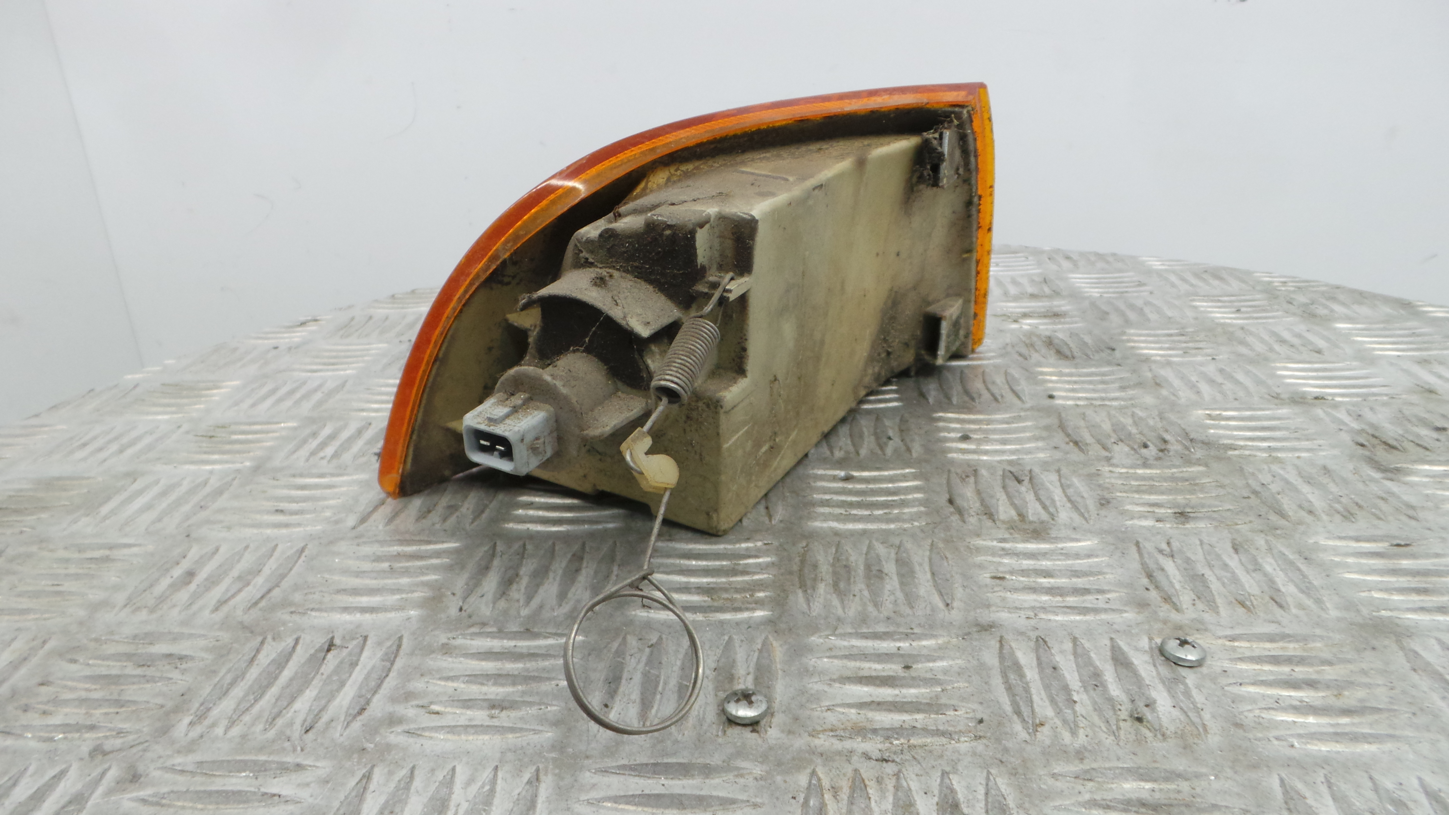 Farolim de Pisca Frente Esq 46402656 - FIAT PUNTO (176_)-36605443