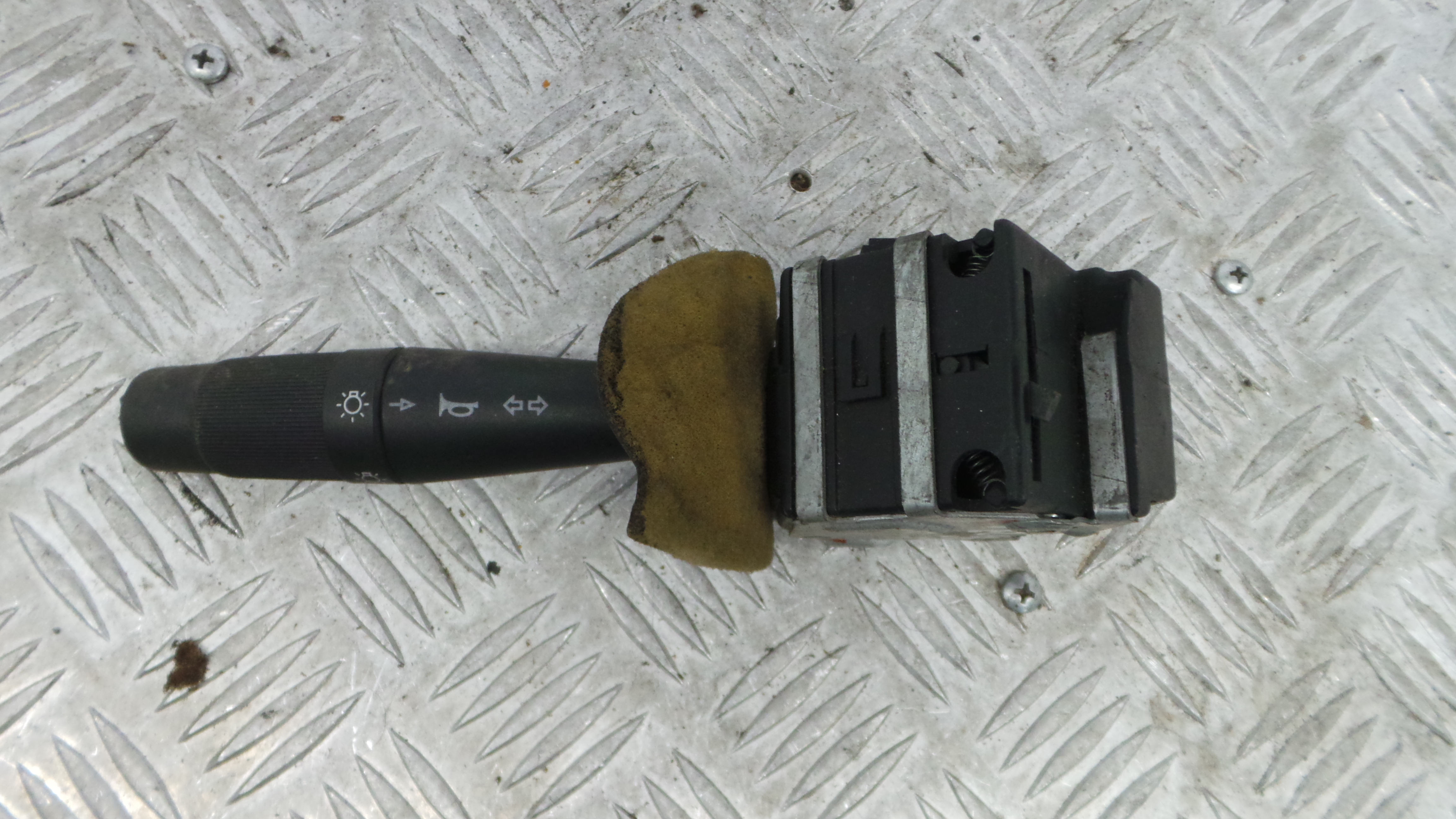 Manete / Comando dos Piscas 9753468680 - PEUGEOT 205 I (741A/C), 205   (741A/C)-36610350