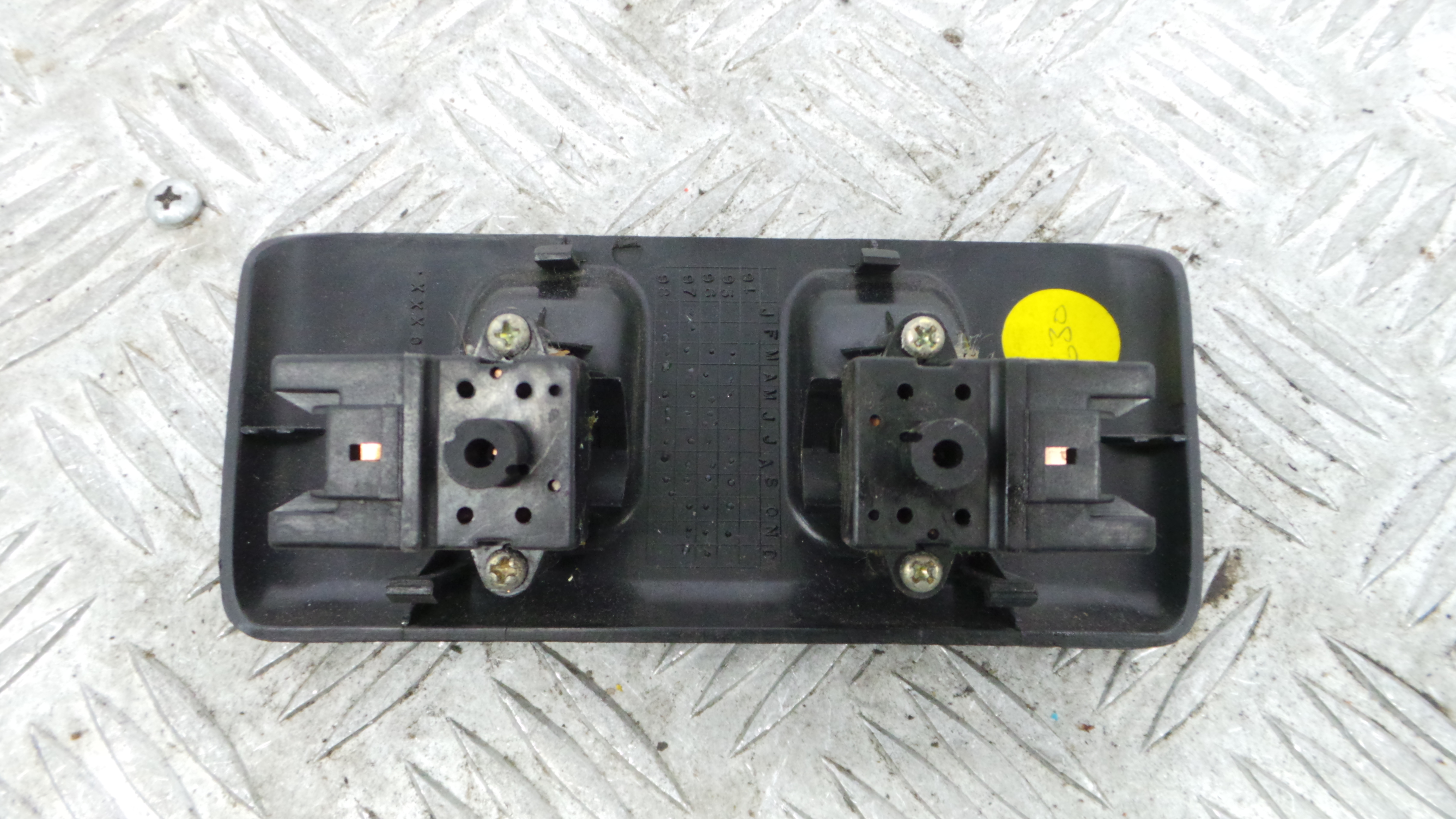 Interruptor / Comando Elevador Vidro Frente Esq  FHR100210XXX - ROVER 200 II Hatchback (RF)-36616497