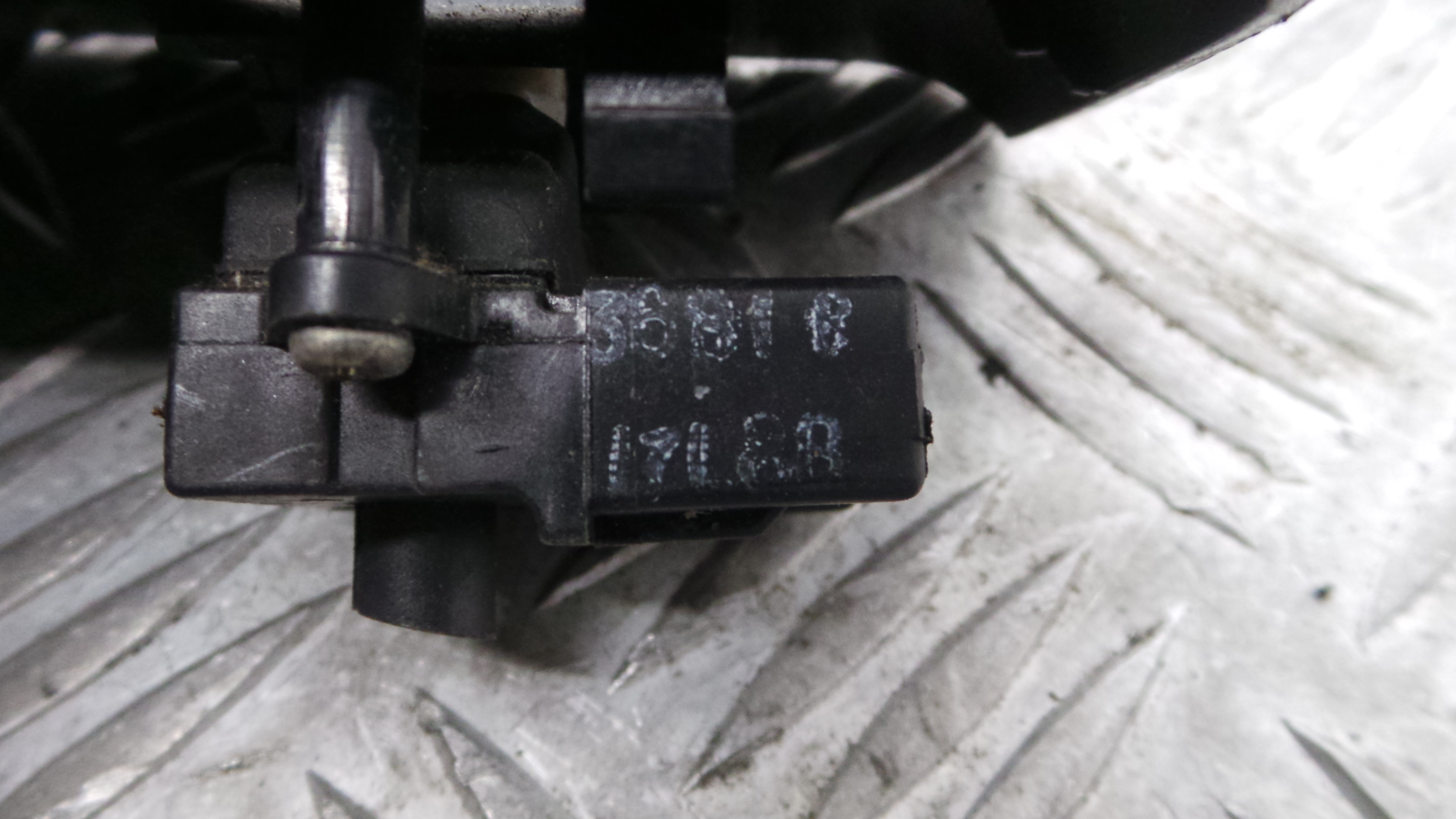 Interruptor / Comando Elevador Vidro Frente Esq  FHR100210XXX - ROVER 200 II Hatchback (RF)-36616497