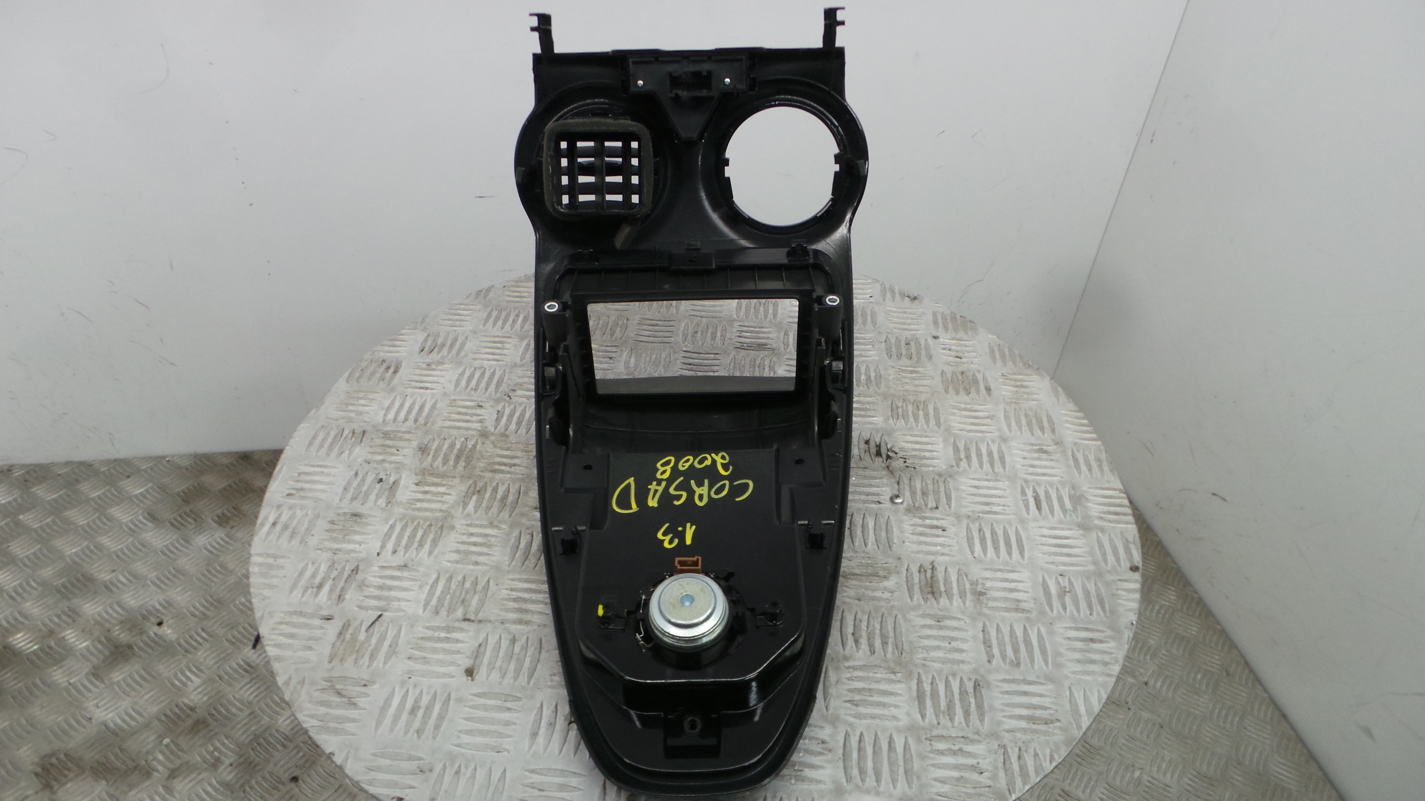 Consola central Tablier  13205165 - OPEL CORSA D (S07)-36616890