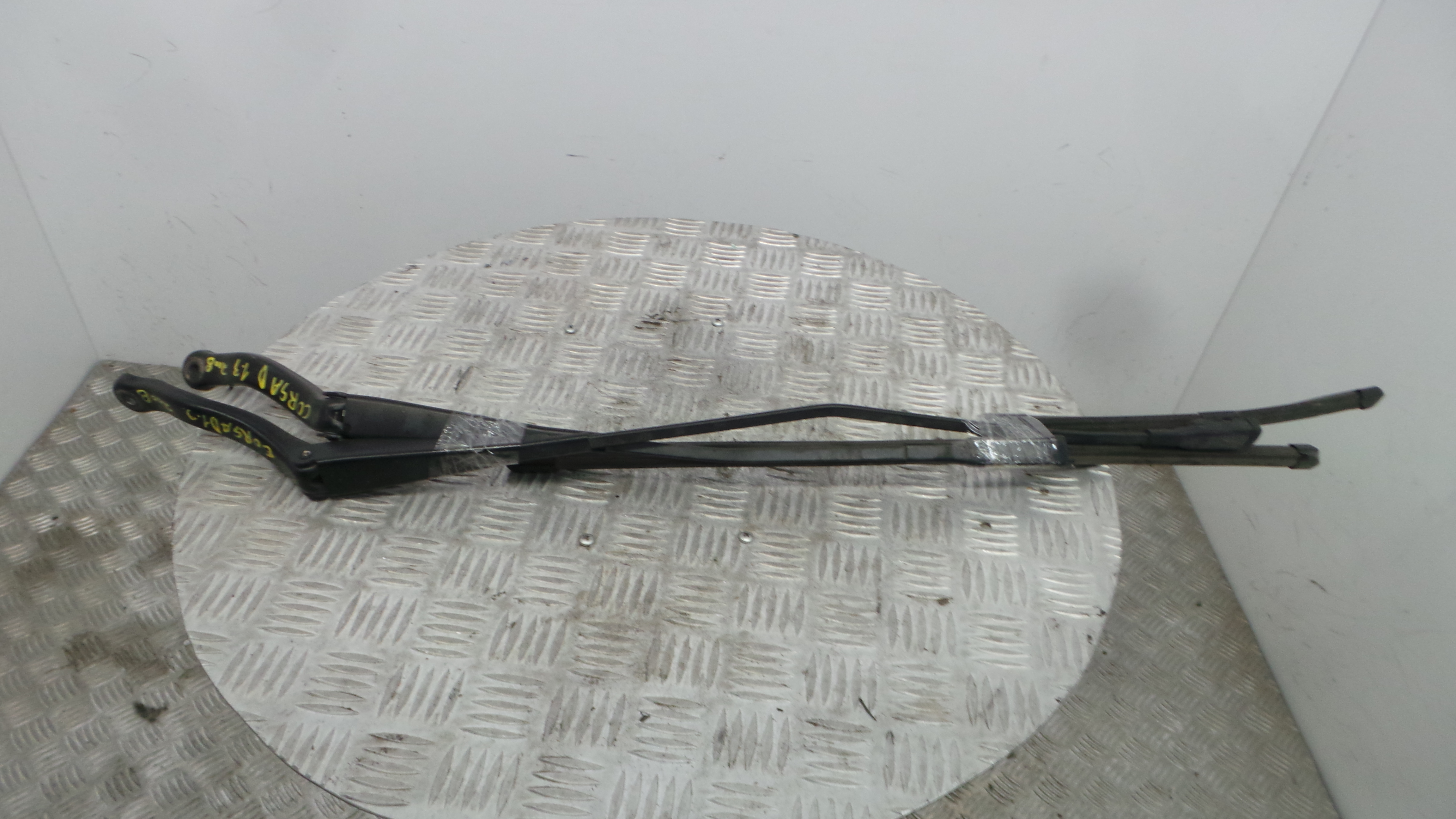 Braço Do Limpa-vidros 13182326 - OPEL CORSA D (S07)-36616899