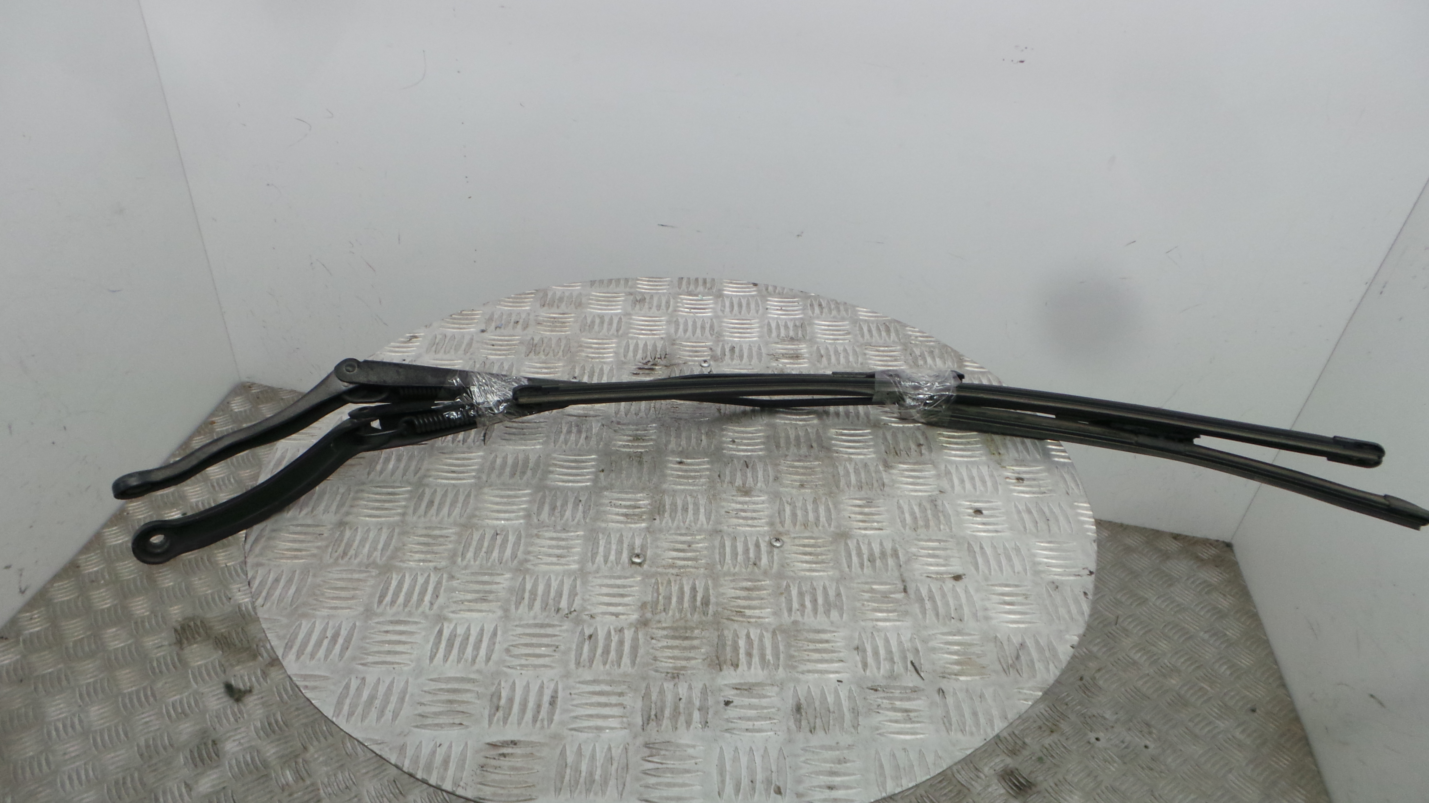 Braço Do Limpa-vidros 13182326 - OPEL CORSA D (S07)-36616899