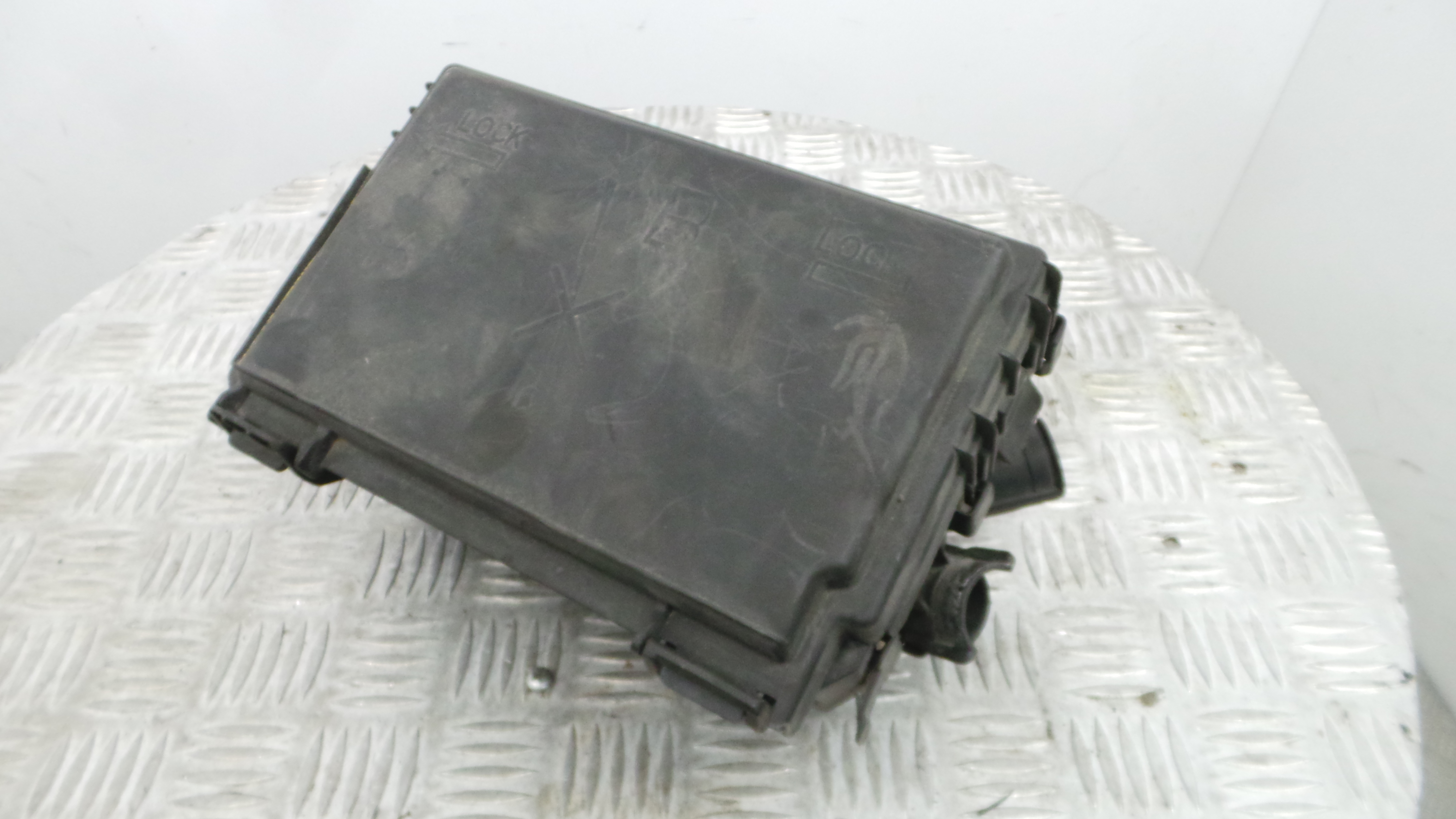 Caixa de Fusiveis 13246937 - OPEL CORSA D (S07)-36617009