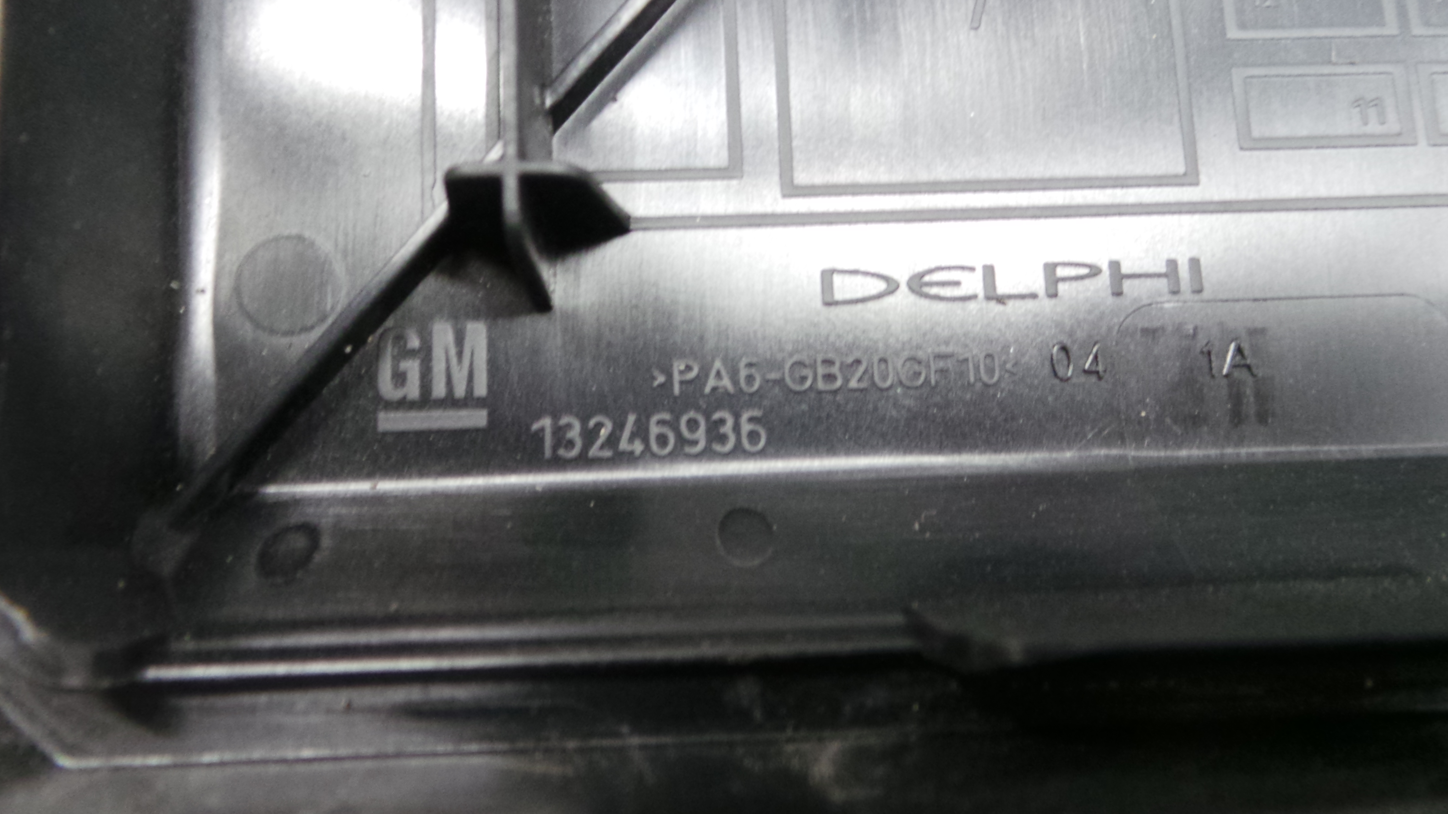 Caixa de Fusiveis 13246937 - OPEL CORSA D (S07)-36617009