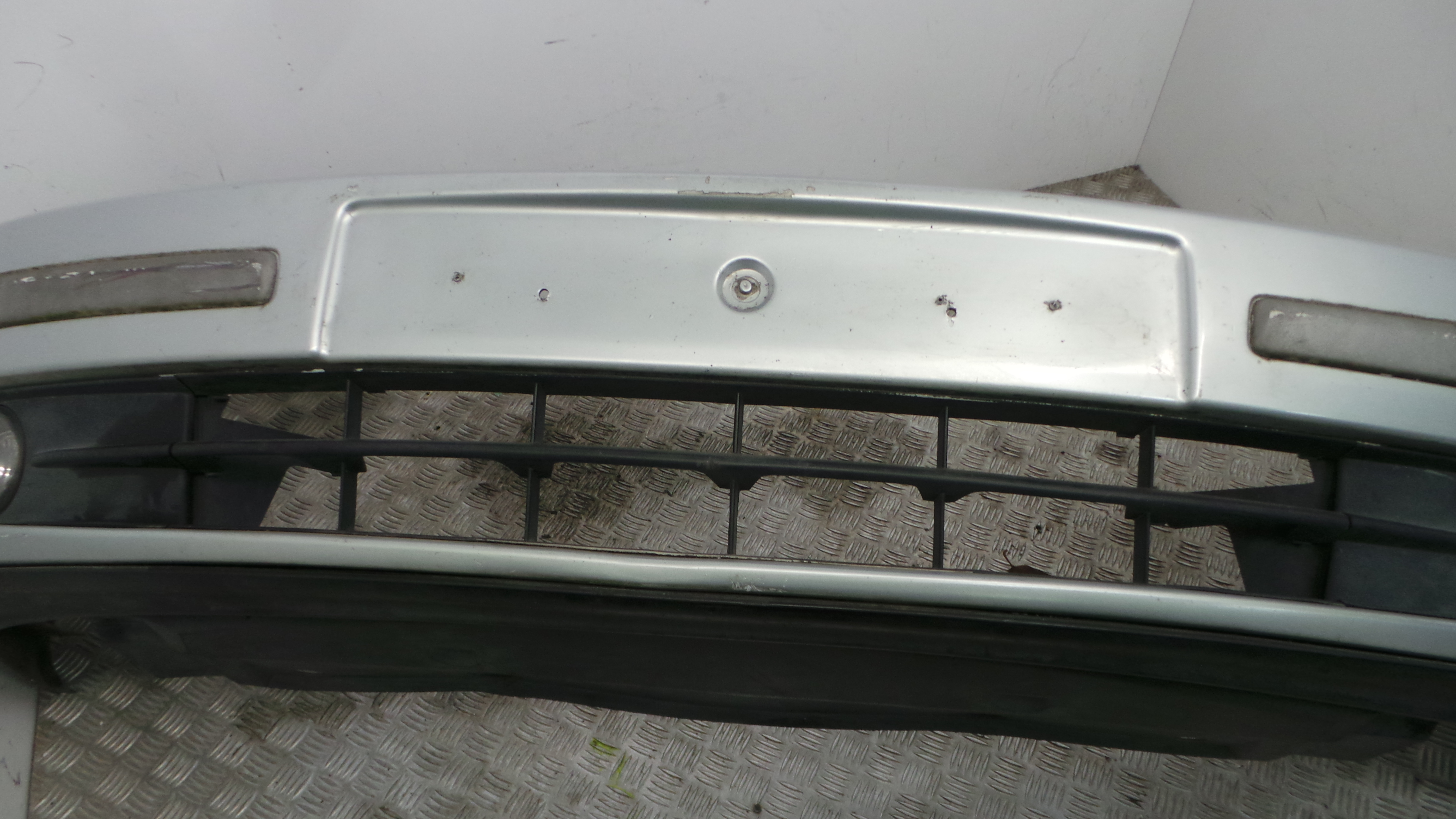 Para Choques Frente 8200008270 - RENAULT LAGUNA II (BG0/1_)-36621479