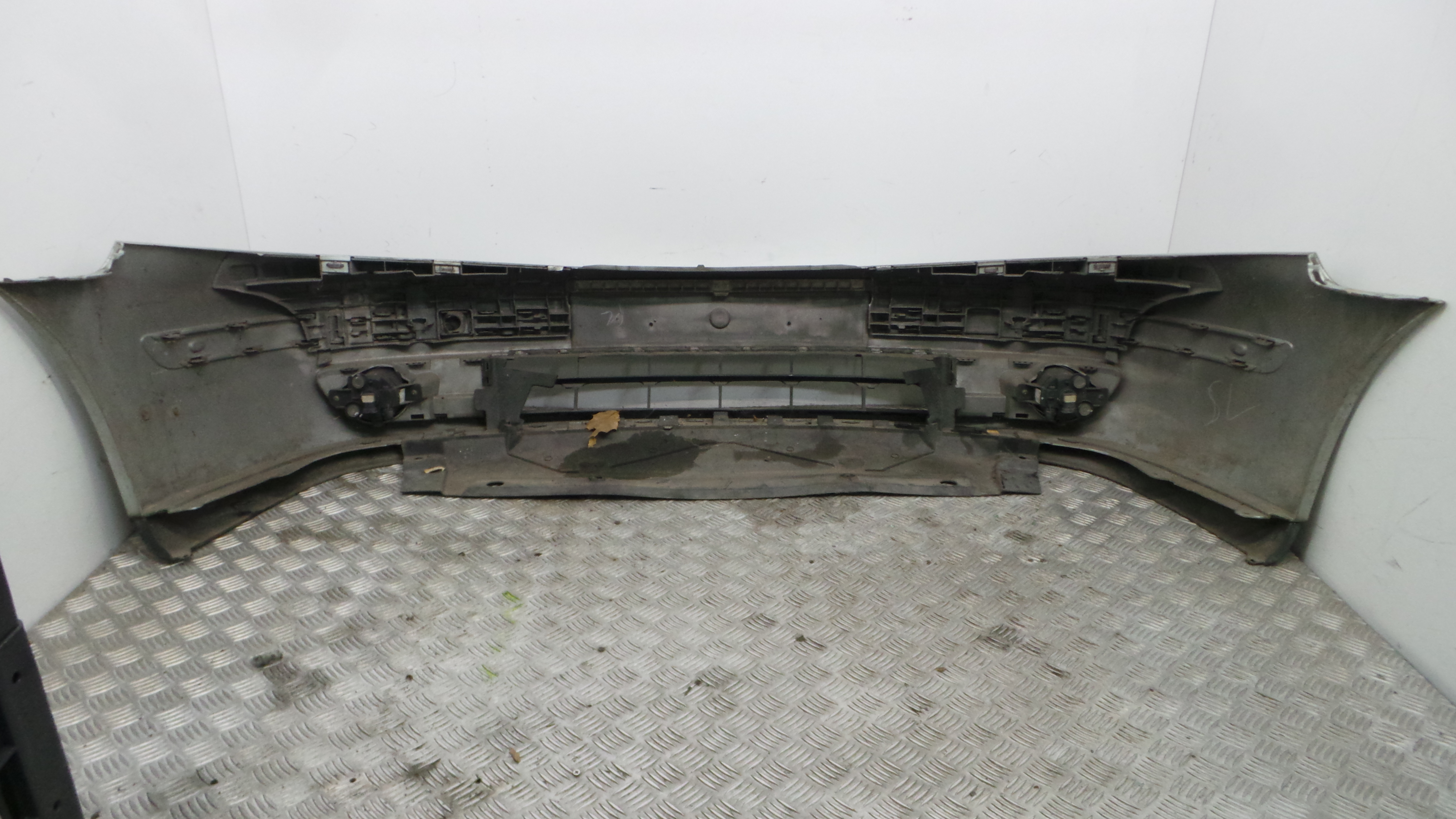 Para Choques Frente 8200008270 - RENAULT LAGUNA II (BG0/1_)-36621479