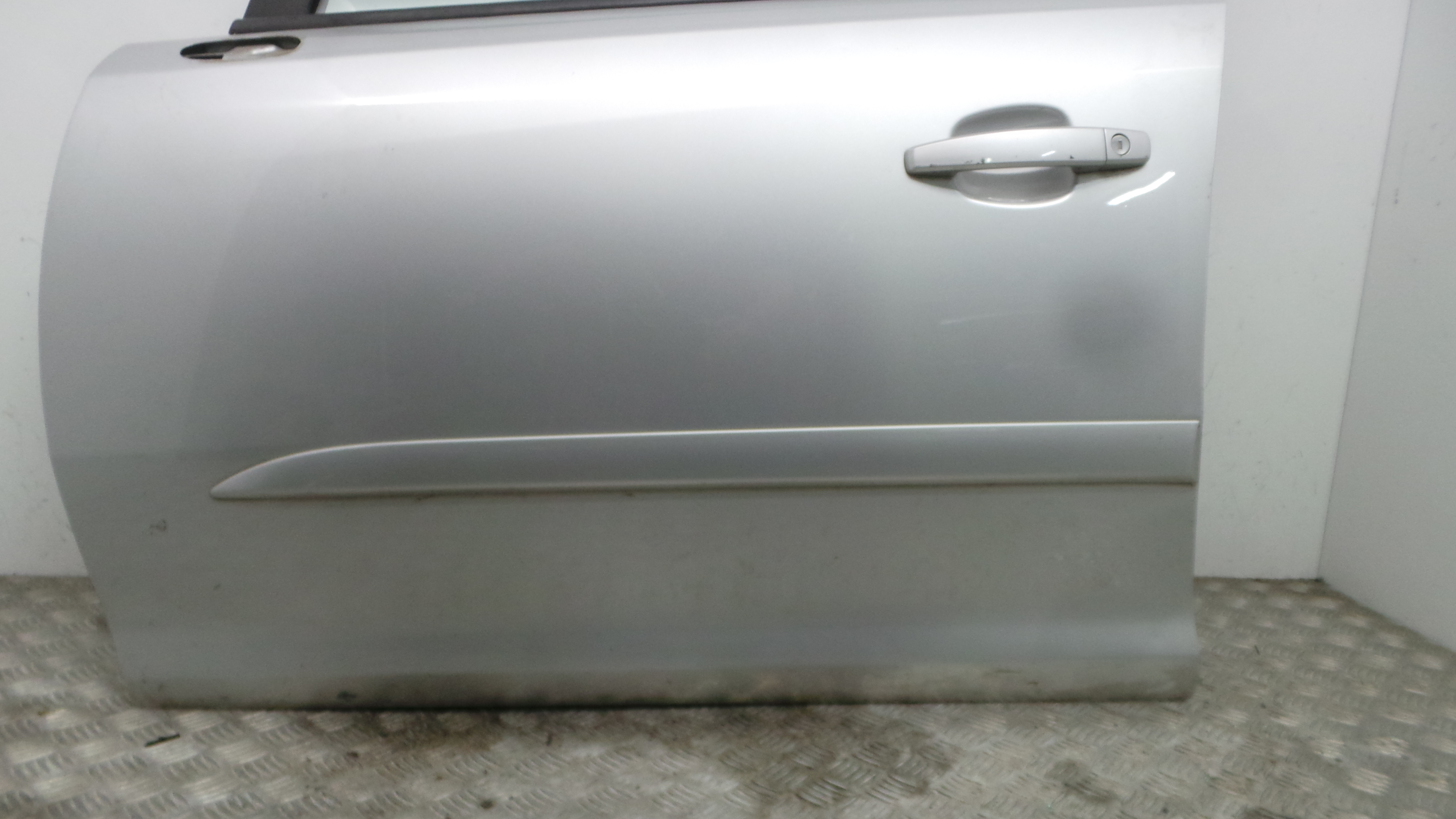 Porta Frente Esq 93189328 - OPEL CORSA D (S07)-36621495