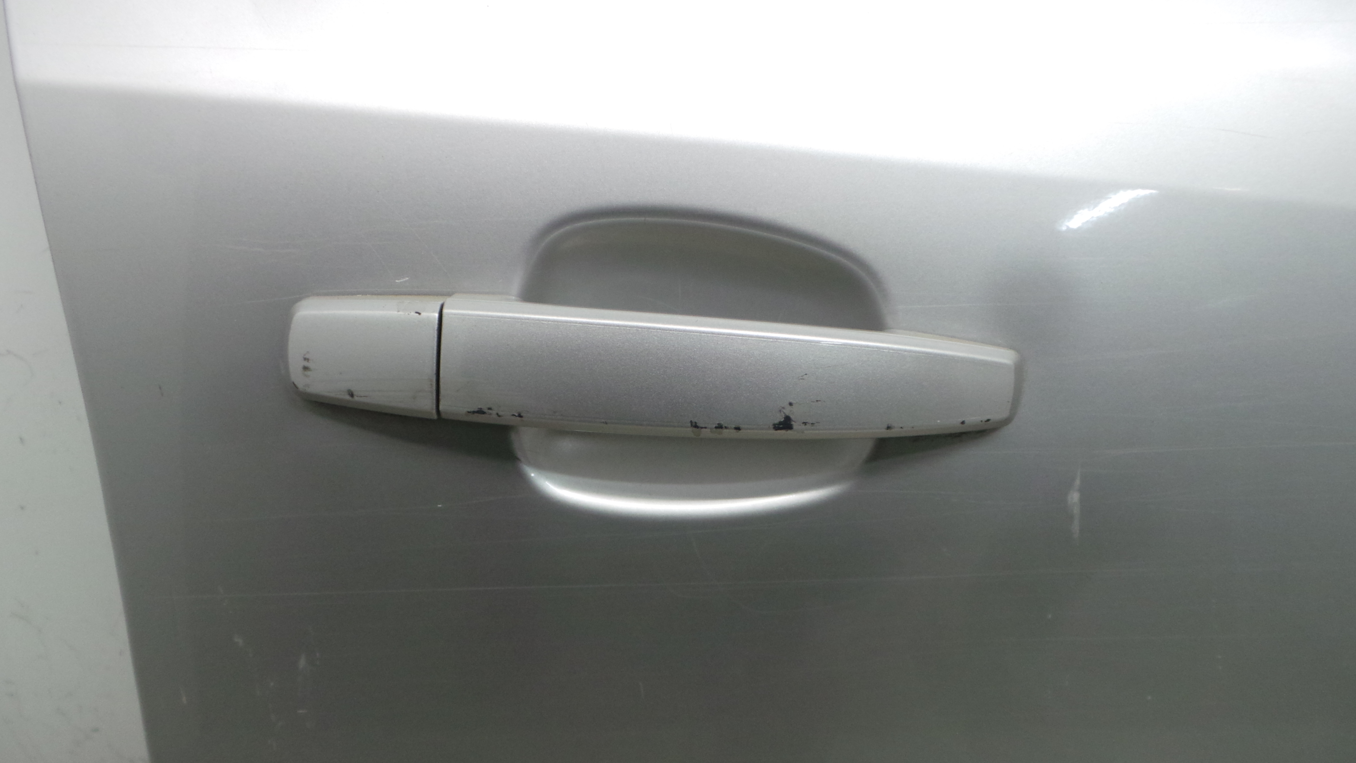 Puxador Exterior Frente Direita  13255661 - OPEL CORSA D (S07)-36621536
