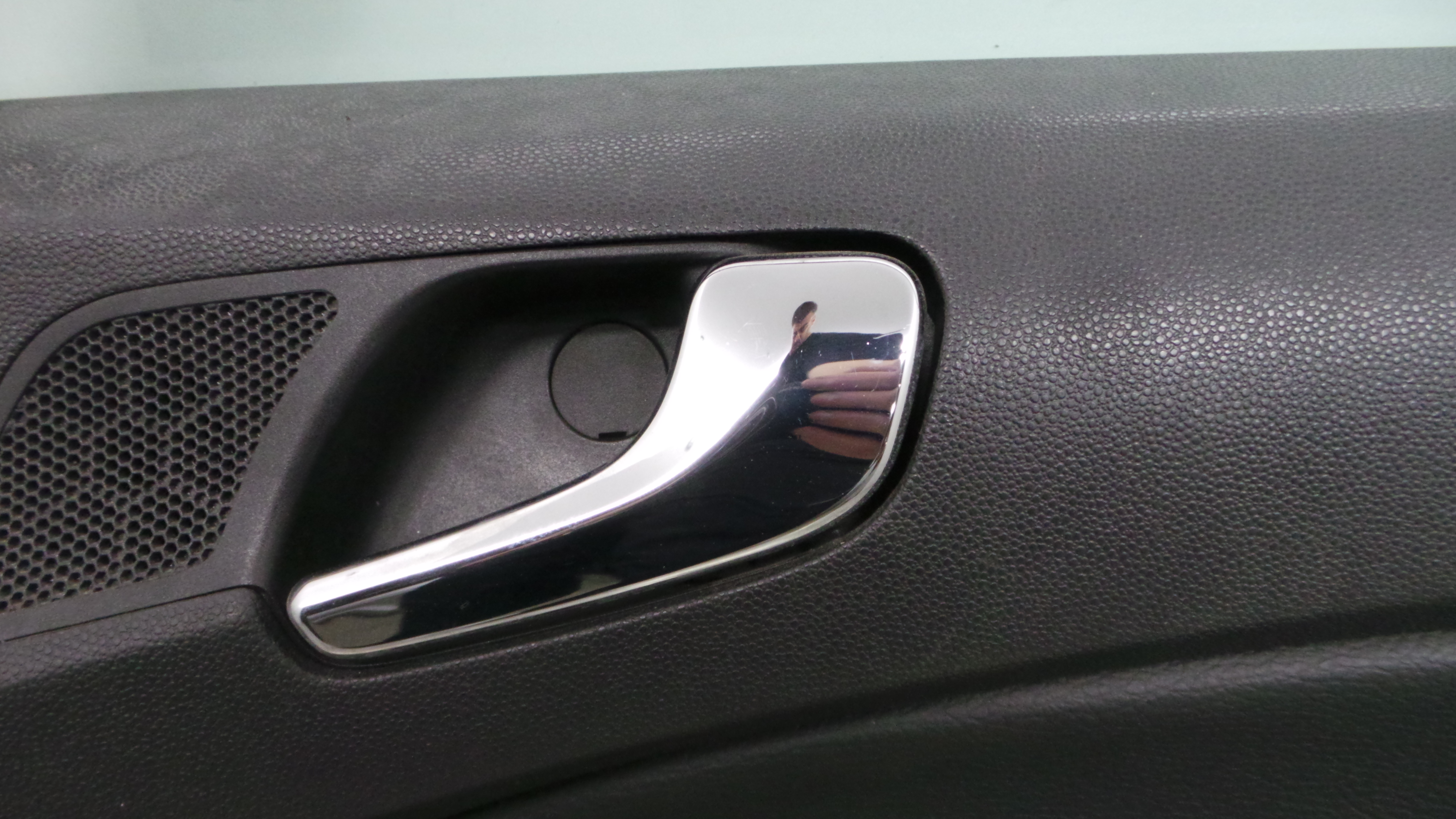 Puxador Interior Frente Direita 13297814 - OPEL CORSA D (S07)-36621537