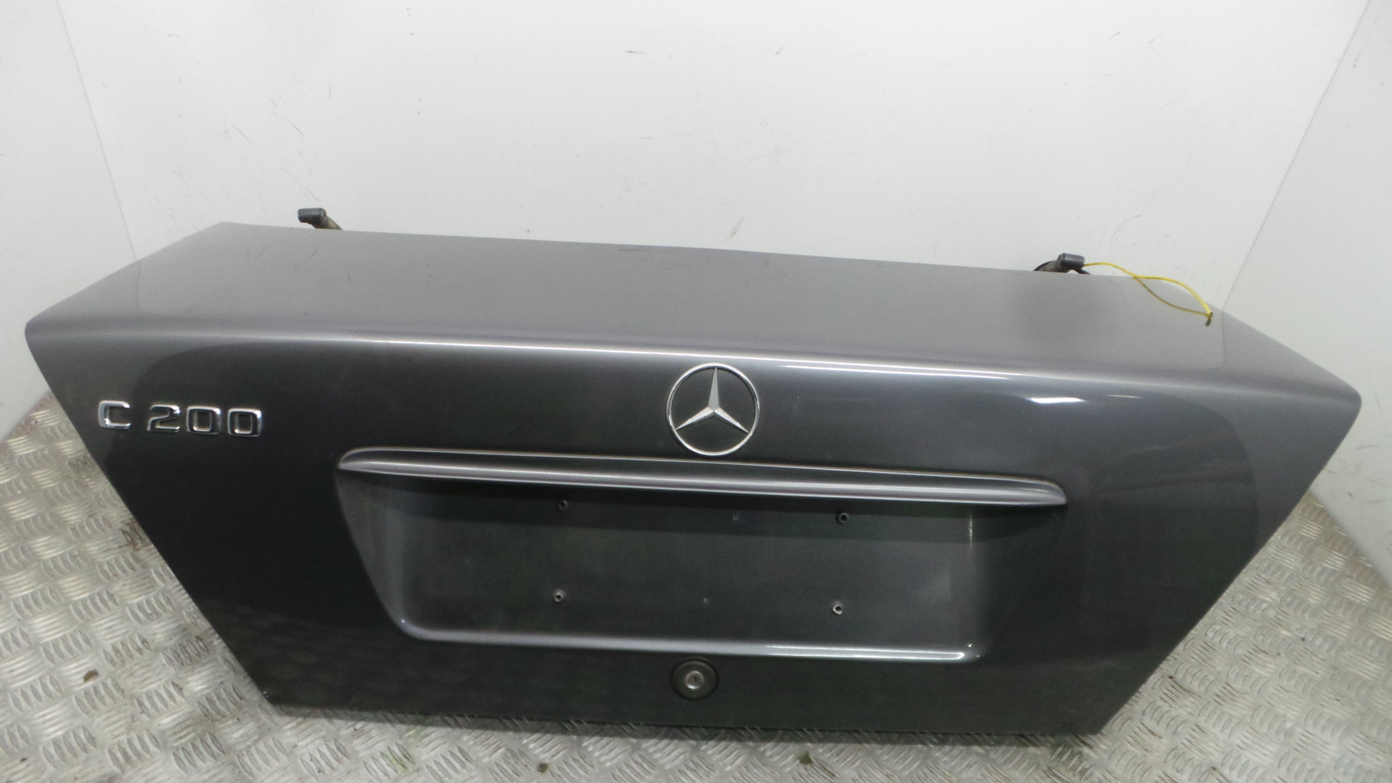 Tampa da Mala A202750057 - MERCEDES-BENZ C-CLASS (W202)-36621829 Tampa da Mala A202750057 - MERCEDES-BENZ C-CLASS (W202)-36621829