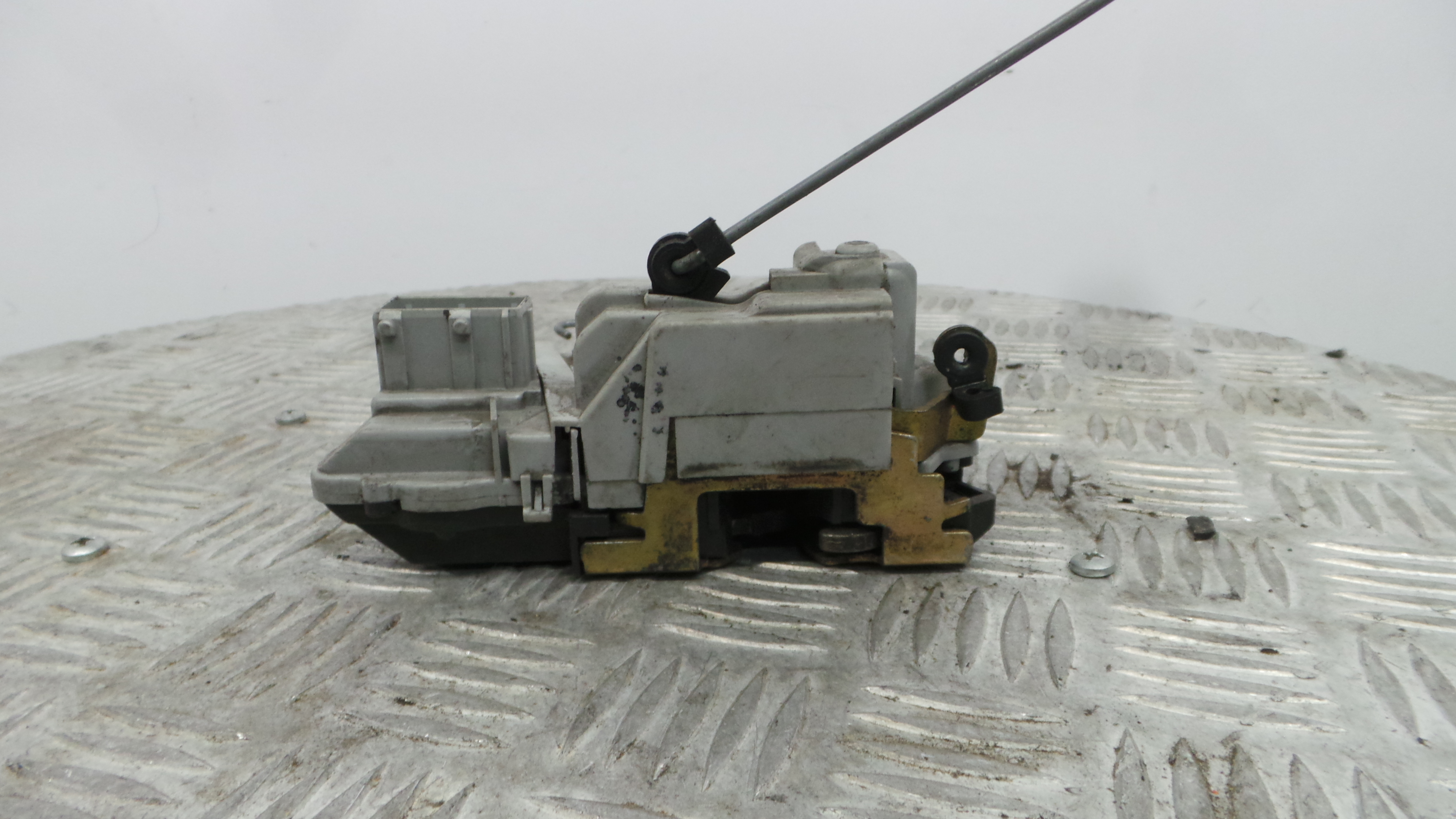 Fecho da Porta Frente Esq 9135H8 - PEUGEOT 406 (8B)-36622905