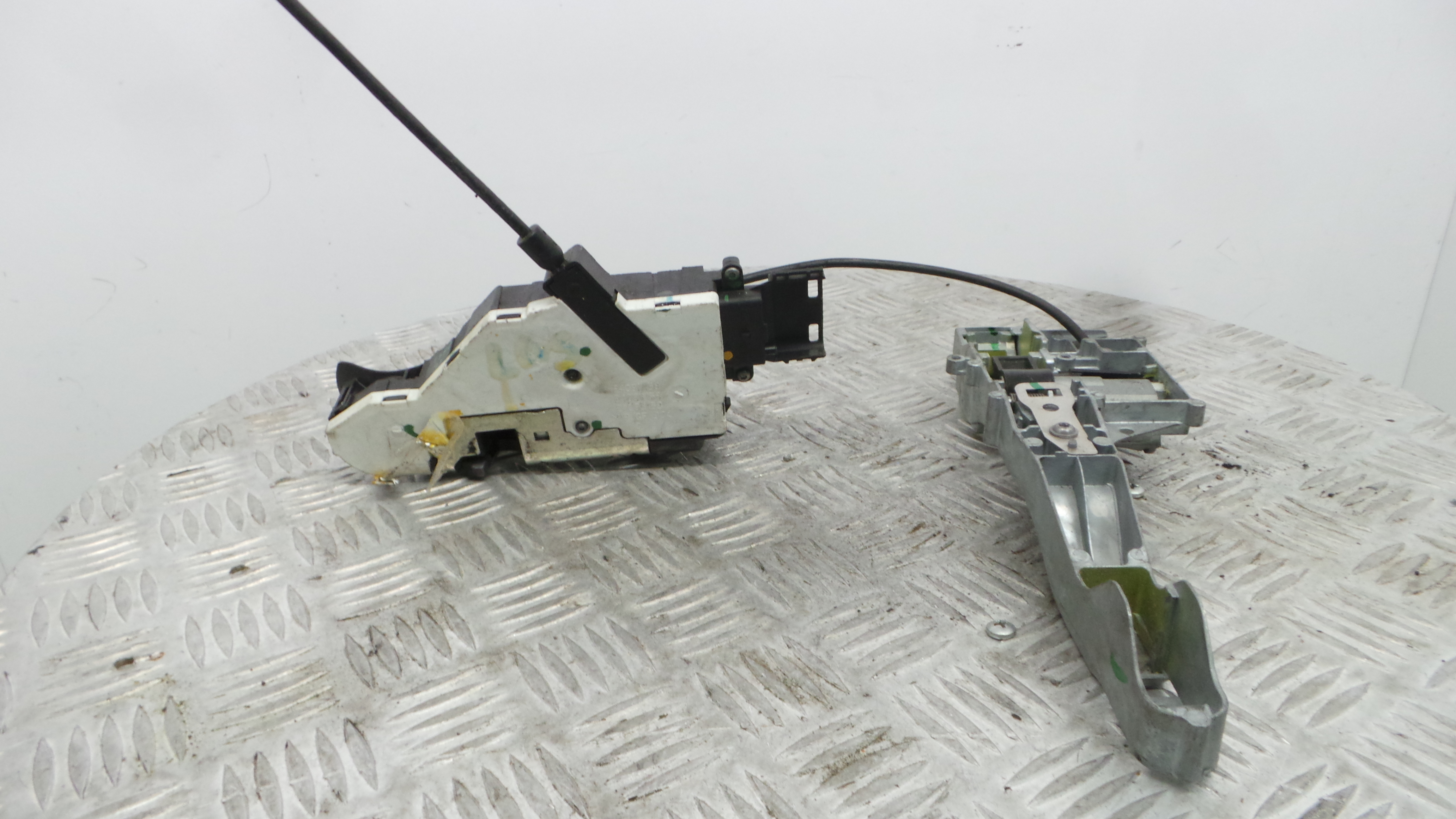 Fecho da Porta Frente Esq 9135V9 - PEUGEOT 207 (WA_, WC_), 207/207+ (WA_, WC_)-36628730 Fecho da Porta Frente Esq 9135V9 - PEUGEOT 207 (WA_, WC_), 207/207+ (WA_, WC_)-36628730