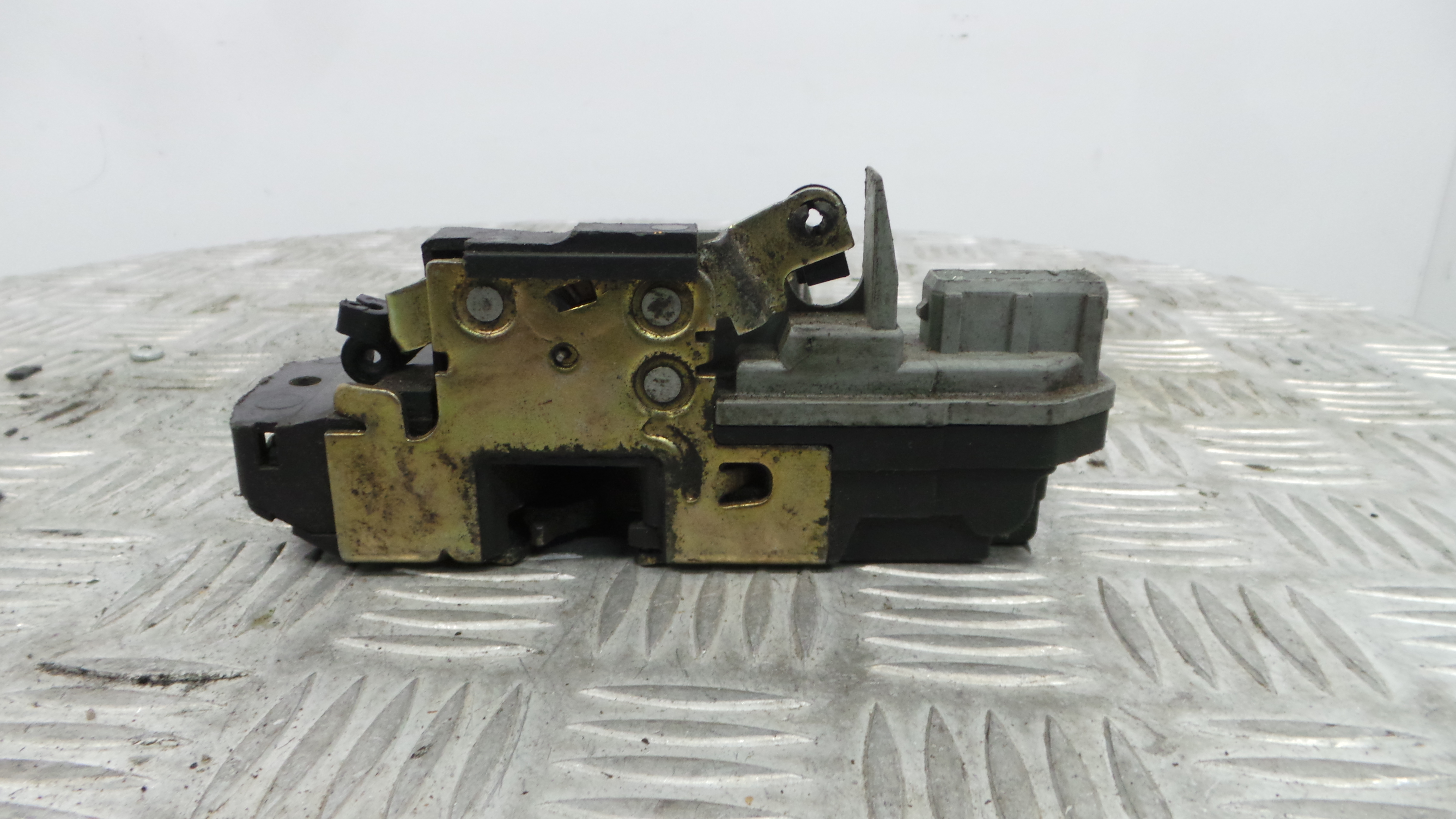 Fecho da Porta Trás Dto 913887 - PEUGEOT 206 Hatchback (2A/C)-36629162 Fecho da Porta Trás Dto 913887 - PEUGEOT 206 Hatchback (2A/C)-36629162