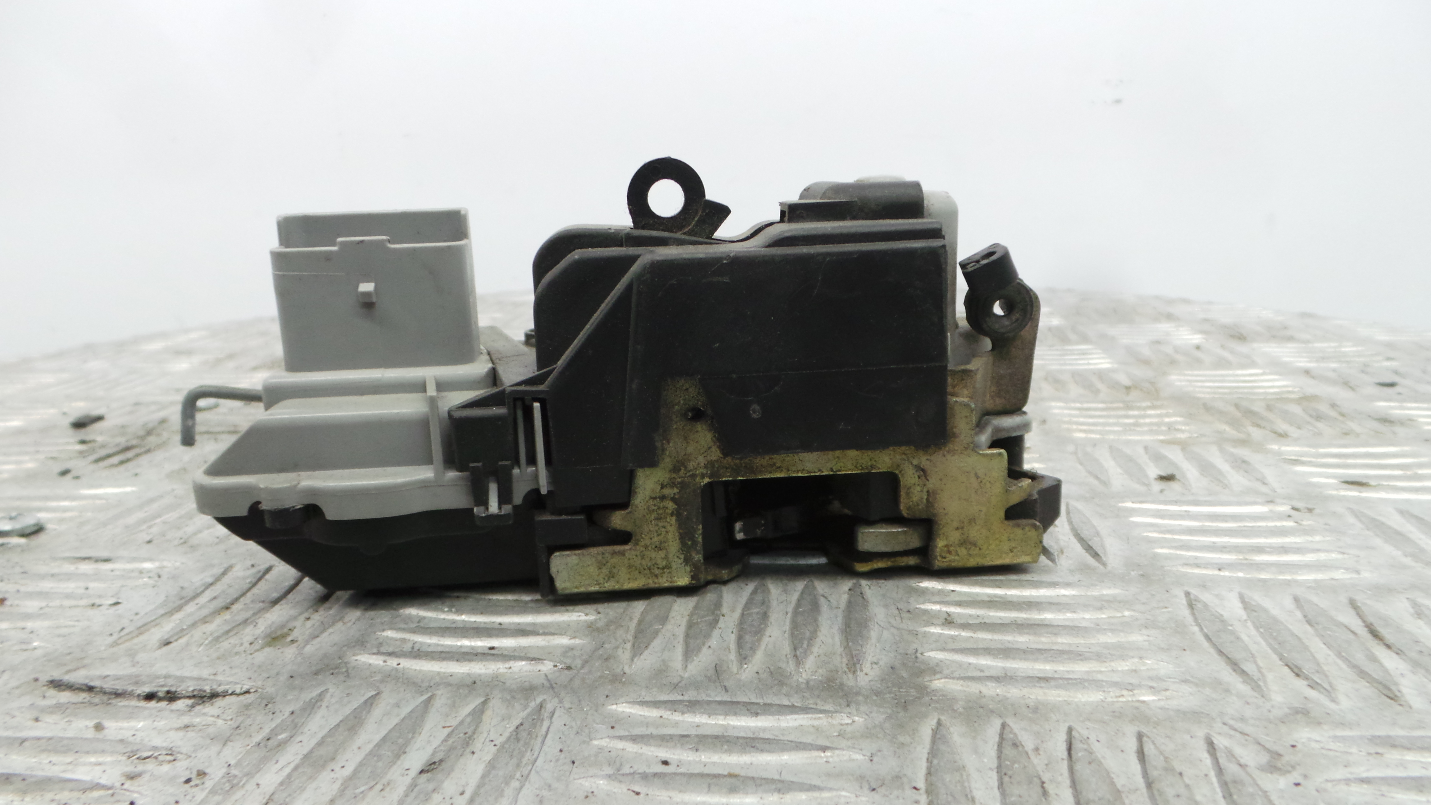 Fecho da Porta Frente Esq 9135H5 - CITROËN XSARA PICASSO (N68)-36629165 Fecho da Porta Frente Esq 9135H5 - CITROËN XSARA PICASSO (N68)-36629165