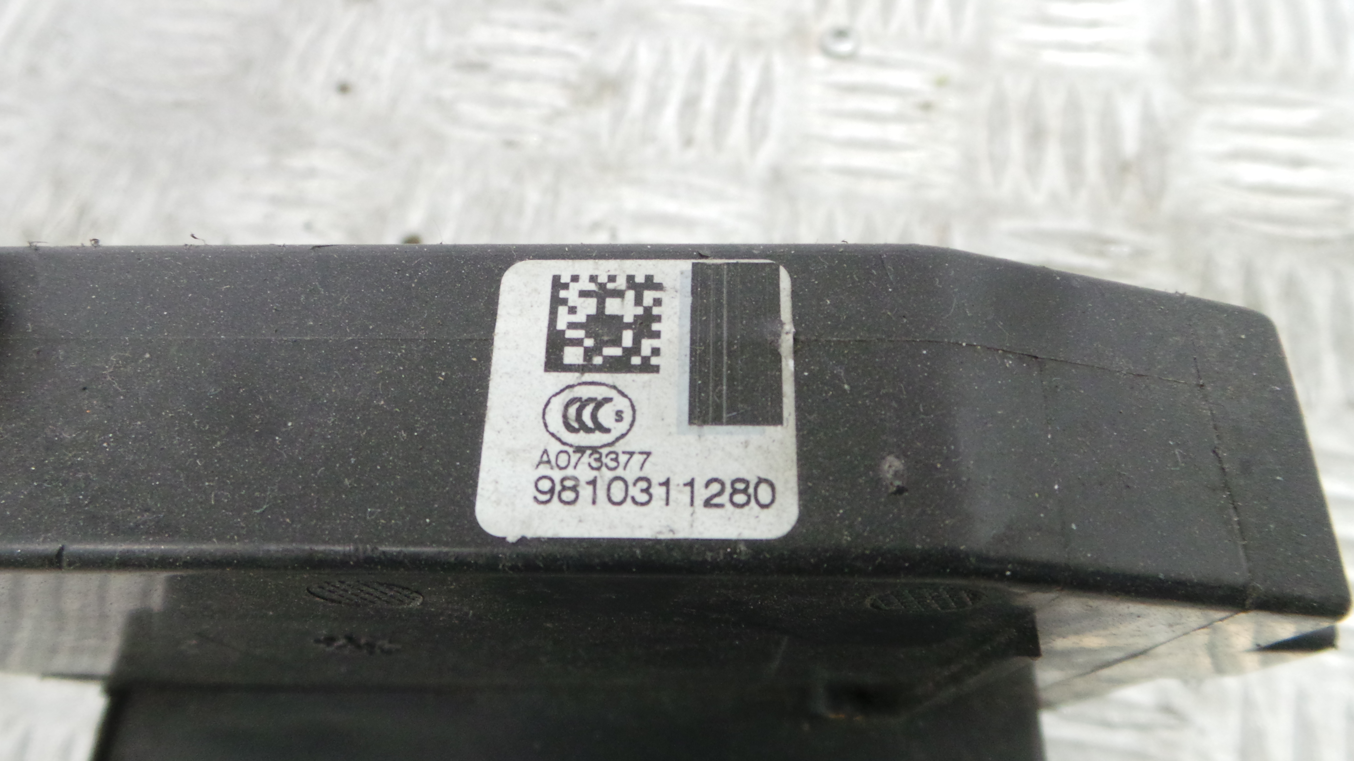 Fecho da Porta Trás Esq 9810311280 - CITROËN C4 PICASSO II-36629542