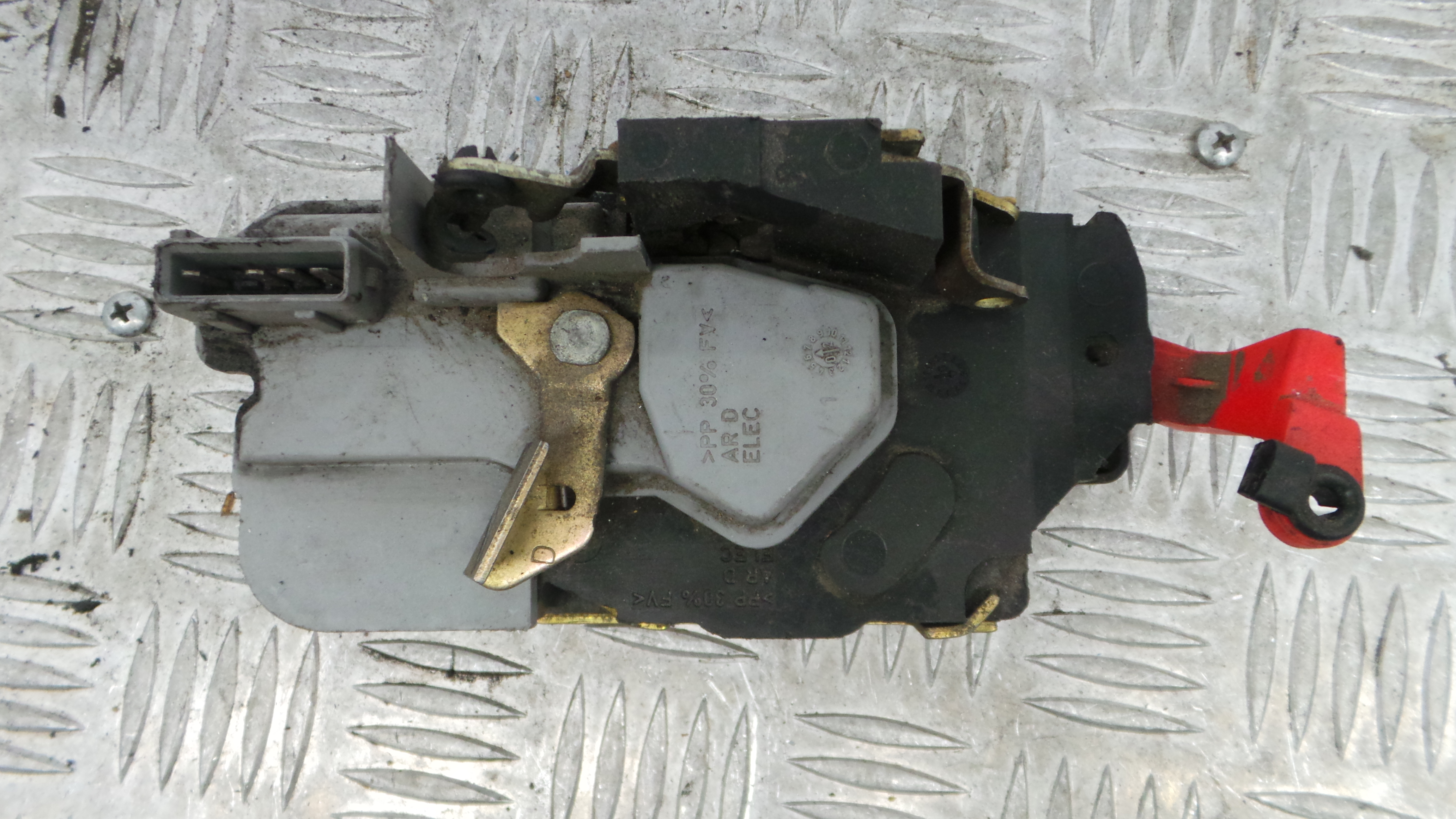 Fecho da Porta Trás Dto 913884 - CITROËN XSARA Break (N2), XSARA Estate (N2)-36629555