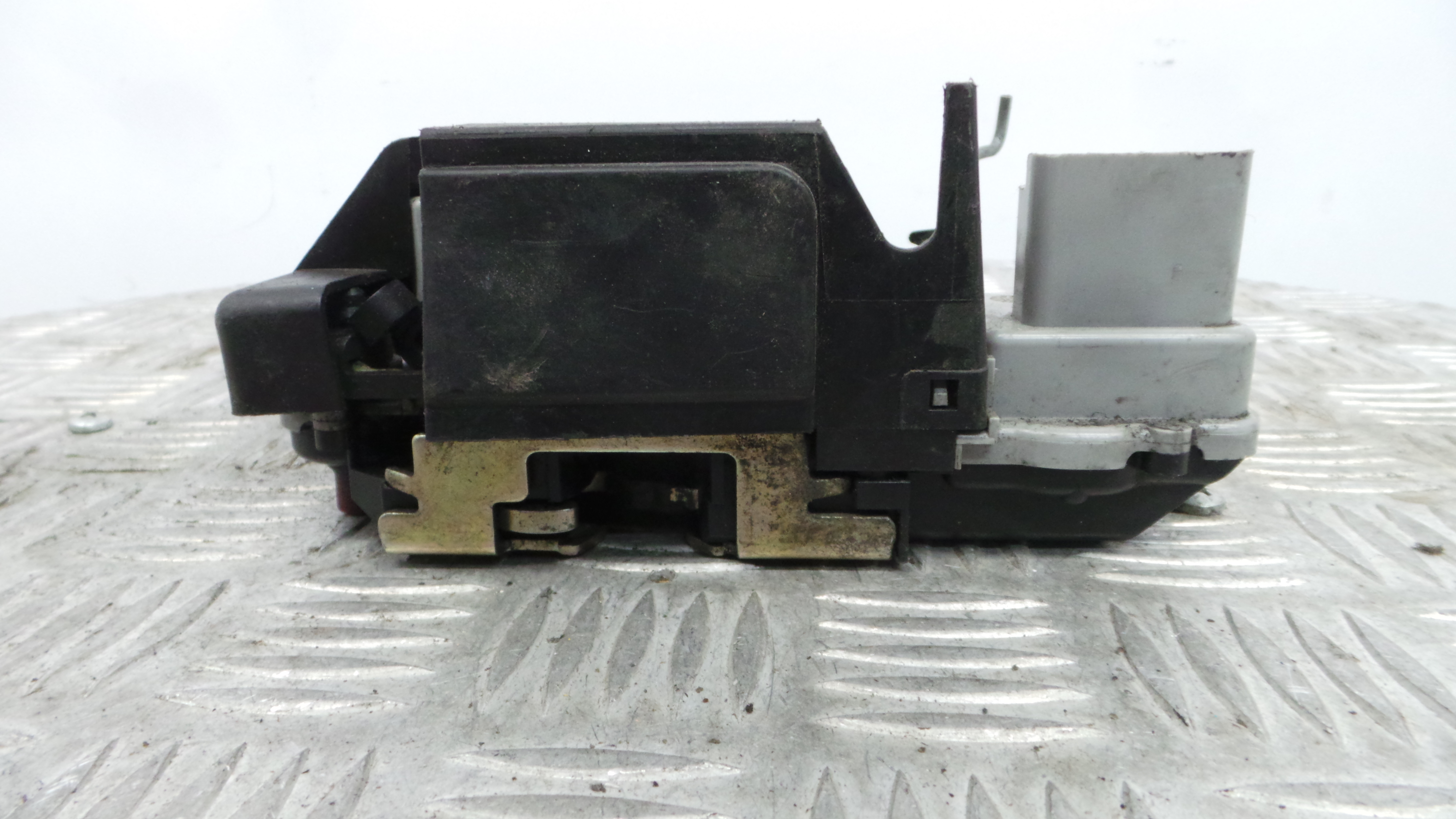 Fecho da Porta Trás Dto 913894 - CITROËN XSARA PICASSO (N68)-36629558 Fecho da Porta Trás Dto 913894 - CITROËN XSARA PICASSO (N68)-36629558