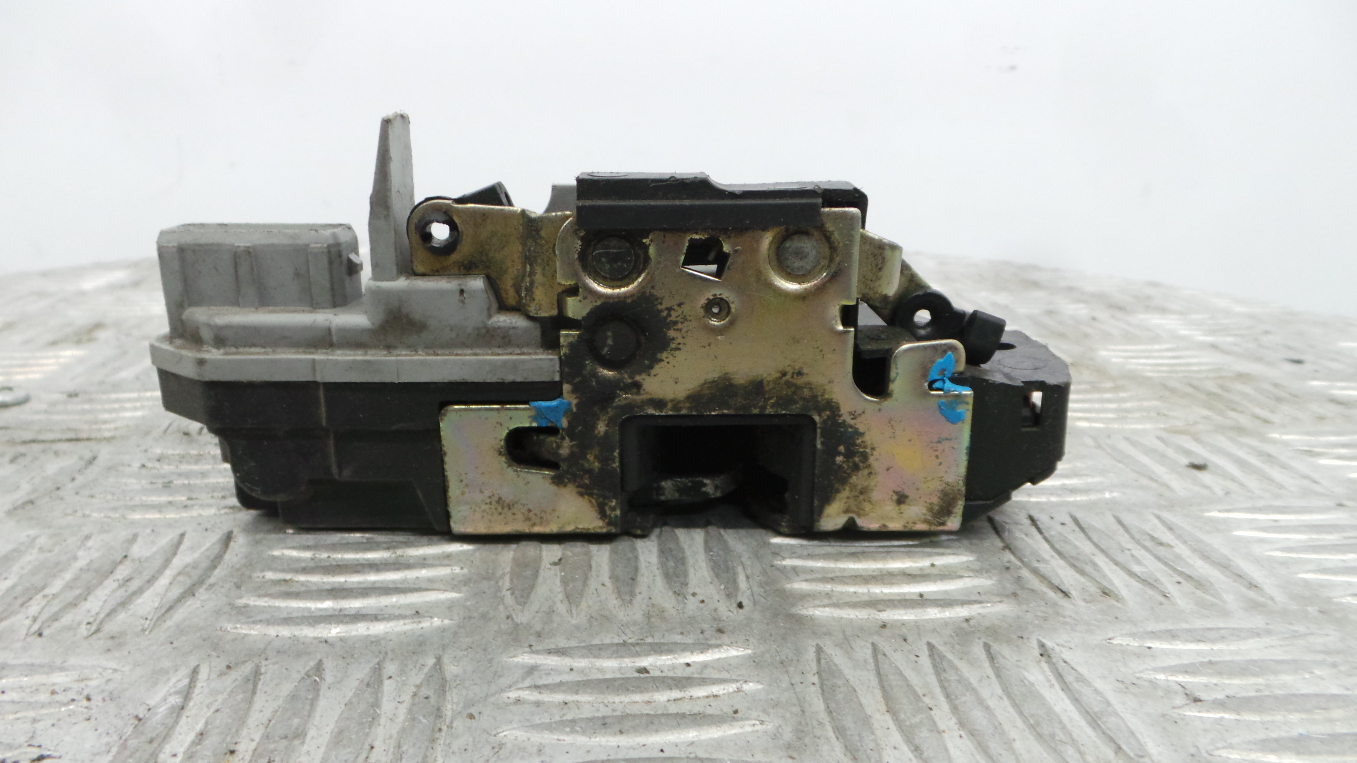 Fecho da Porta Trás Esq 913772 - PEUGEOT 206 Hatchback (2A/C)-36629561 Fecho da Porta Trás Esq 913772 - PEUGEOT 206 Hatchback (2A/C)-36629561