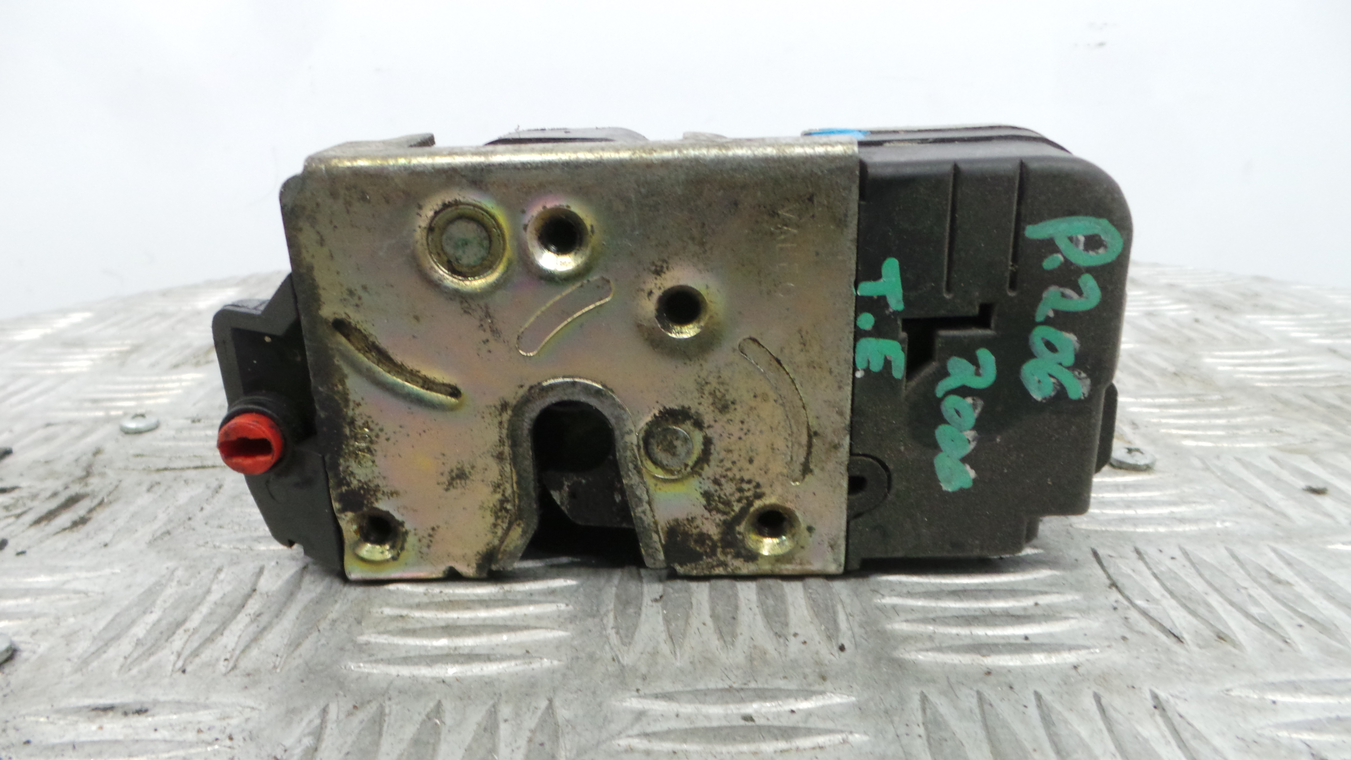 Fecho da Porta Trás Esq 913772 - PEUGEOT 206 Hatchback (2A/C)-36629561