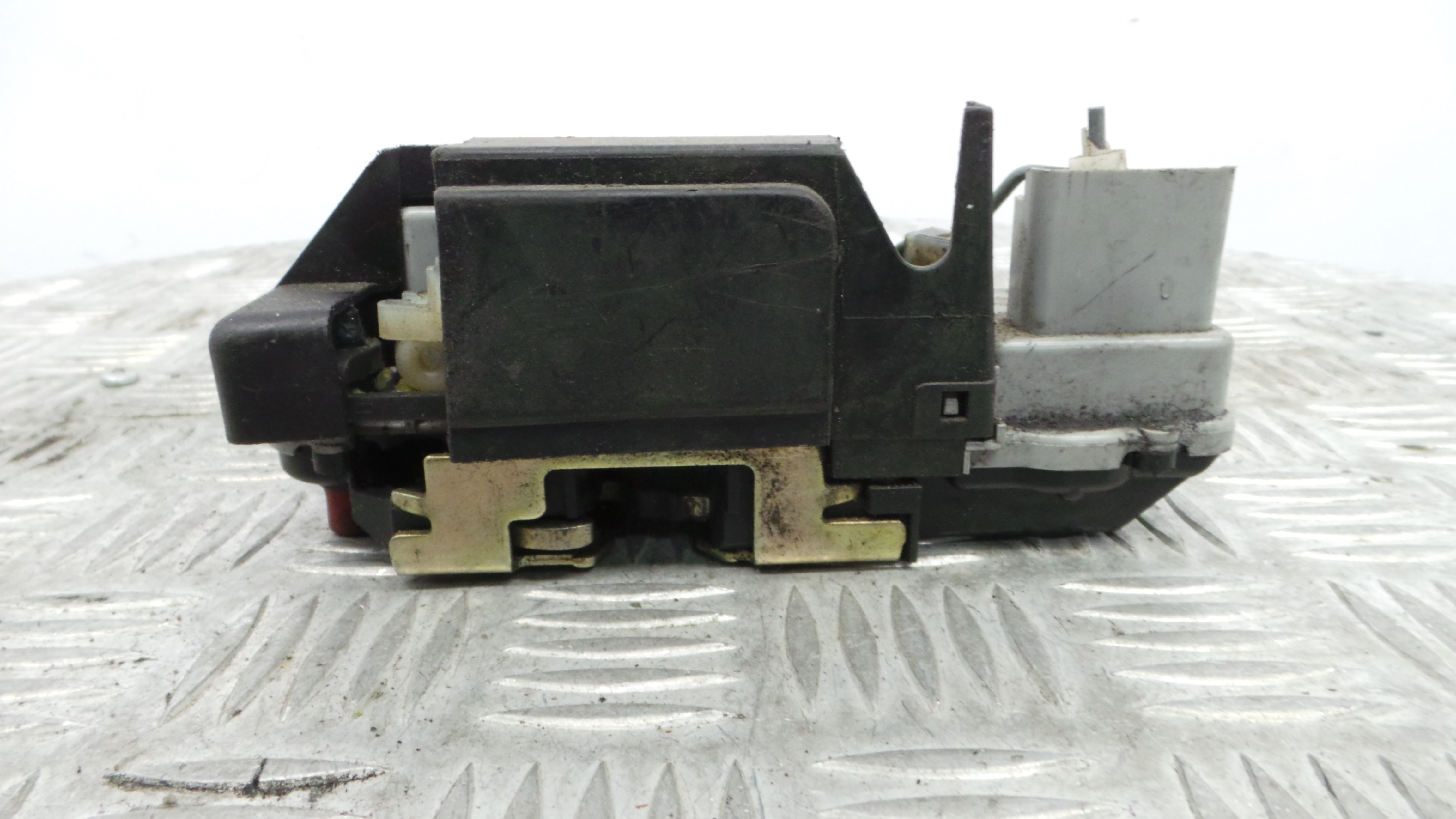 Fecho da Porta Trás Dto 913894 - CITROËN XSARA PICASSO (N68)-36629564 Fecho da Porta Trás Dto 913894 - CITROËN XSARA PICASSO (N68)-36629564