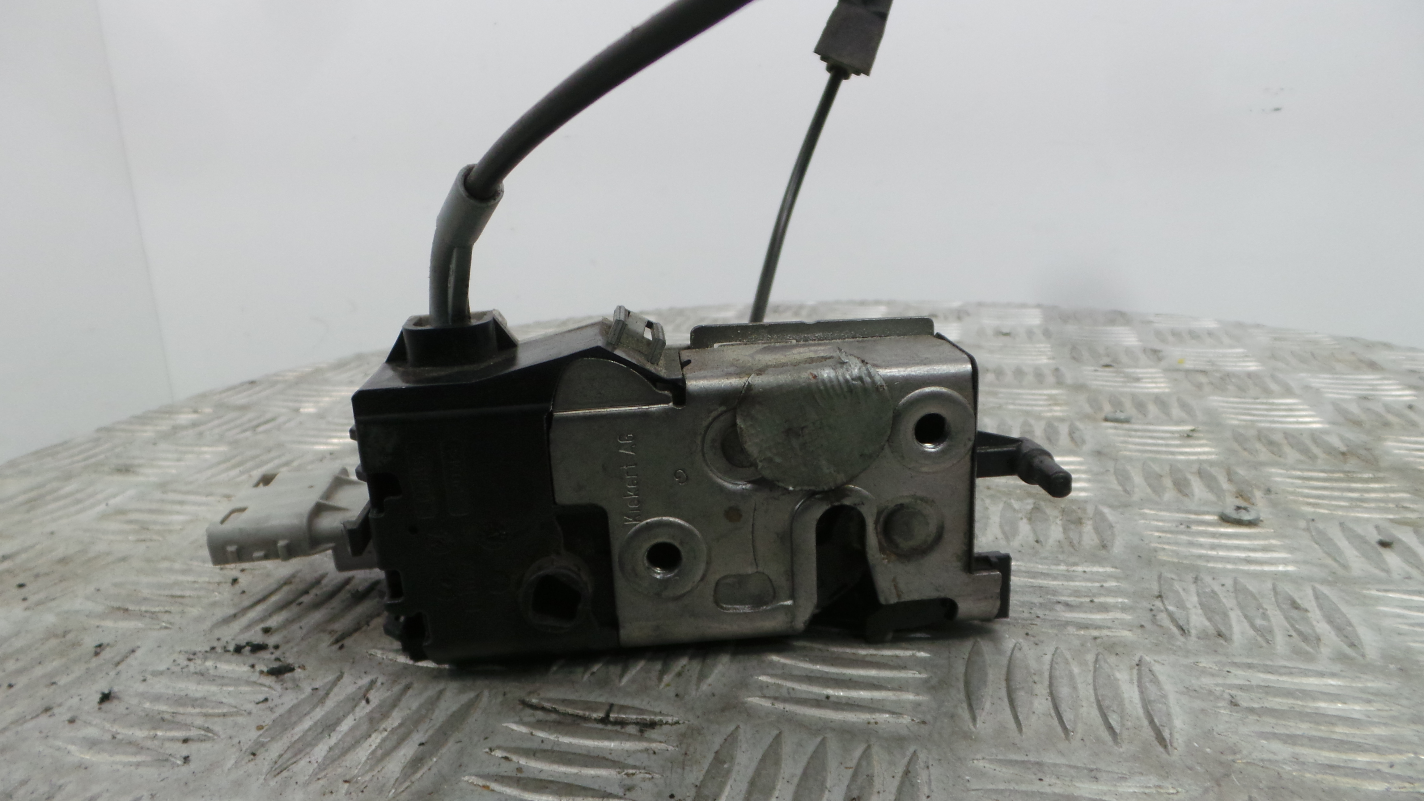 Fecho da Porta Trás Esq 9681337180 - CITROËN C4 I (LC_)-36629664