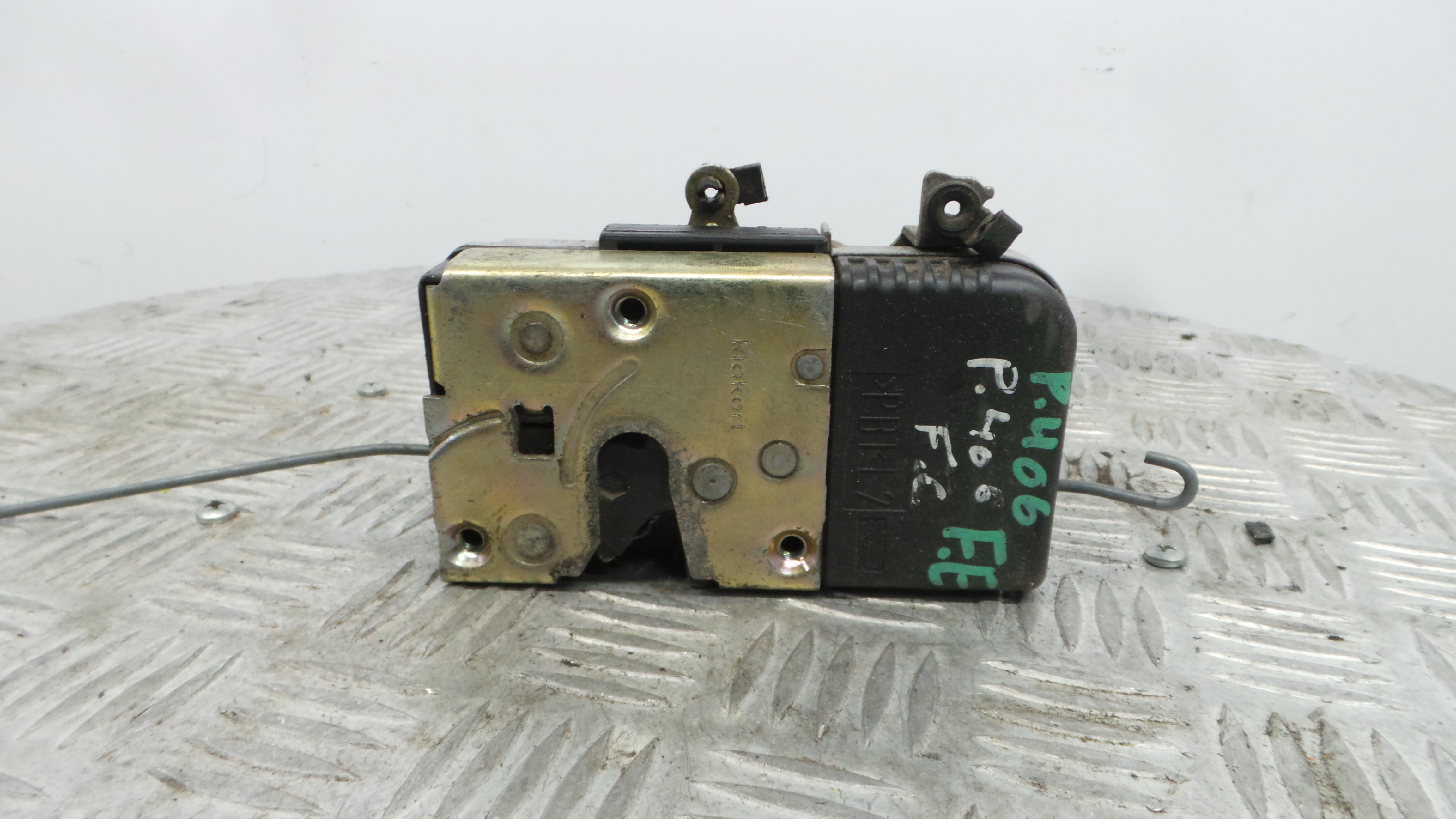 Fecho da Porta Frente Esq 9135H8 - PEUGEOT 406 (8B)-36629783